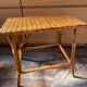 Petite table en rotin vintage