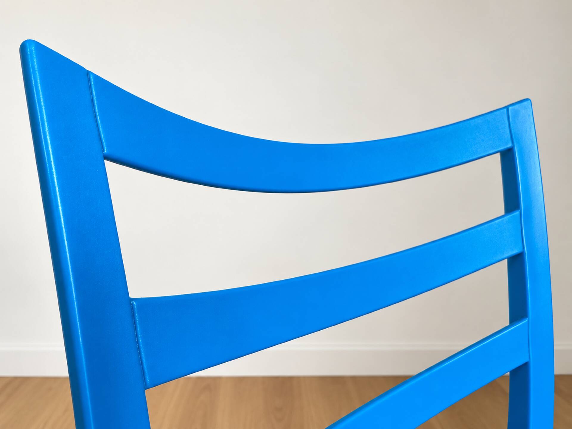 Vintage blue set – 2 chairs and matching side table