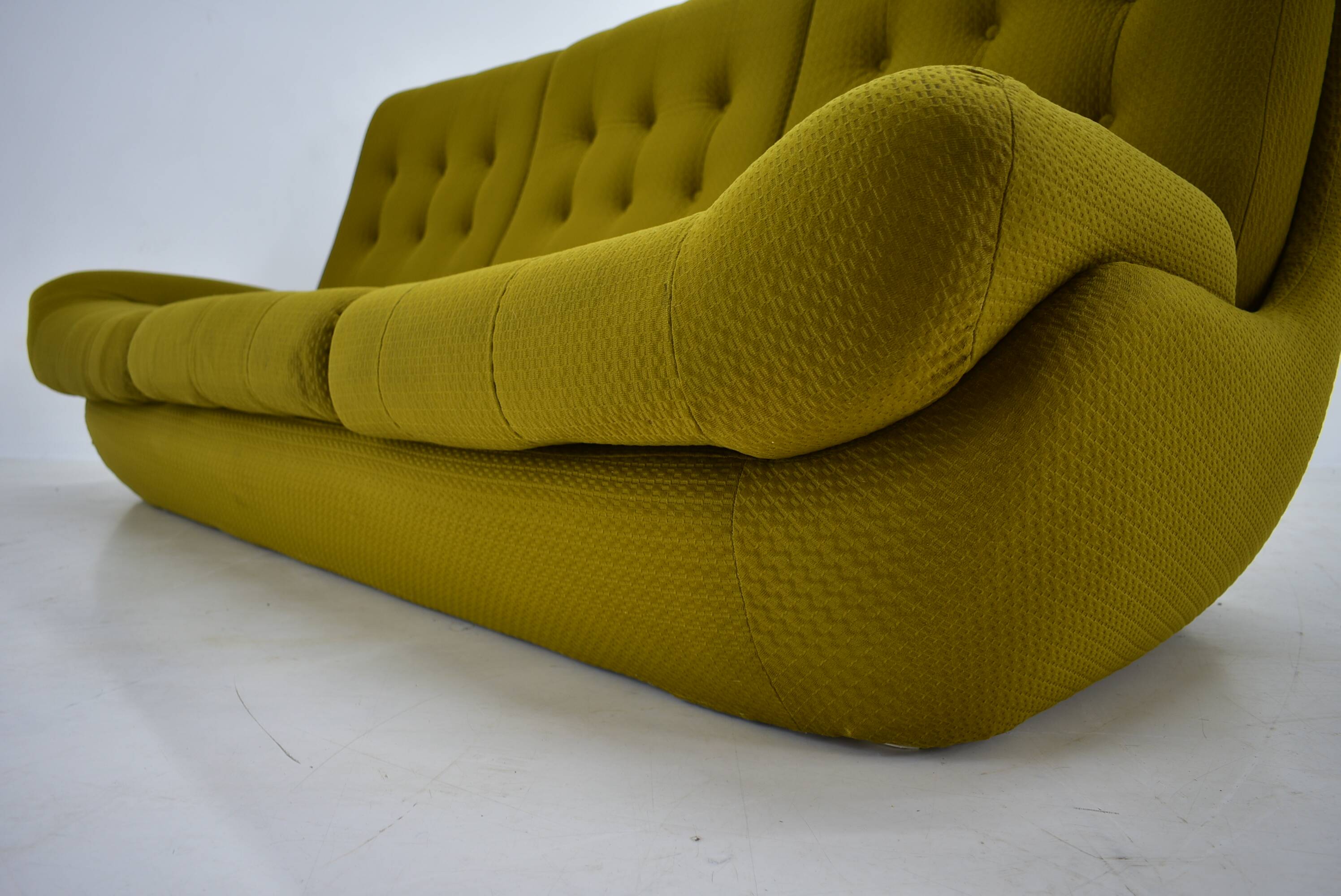 20th Century , Green Atlantis Three seats Sofa, 1960s