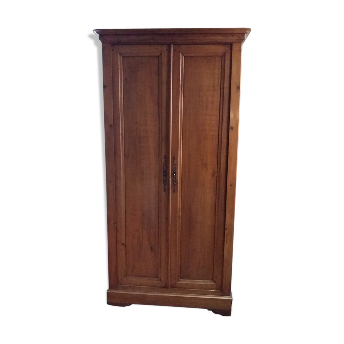 Double door wardrobe