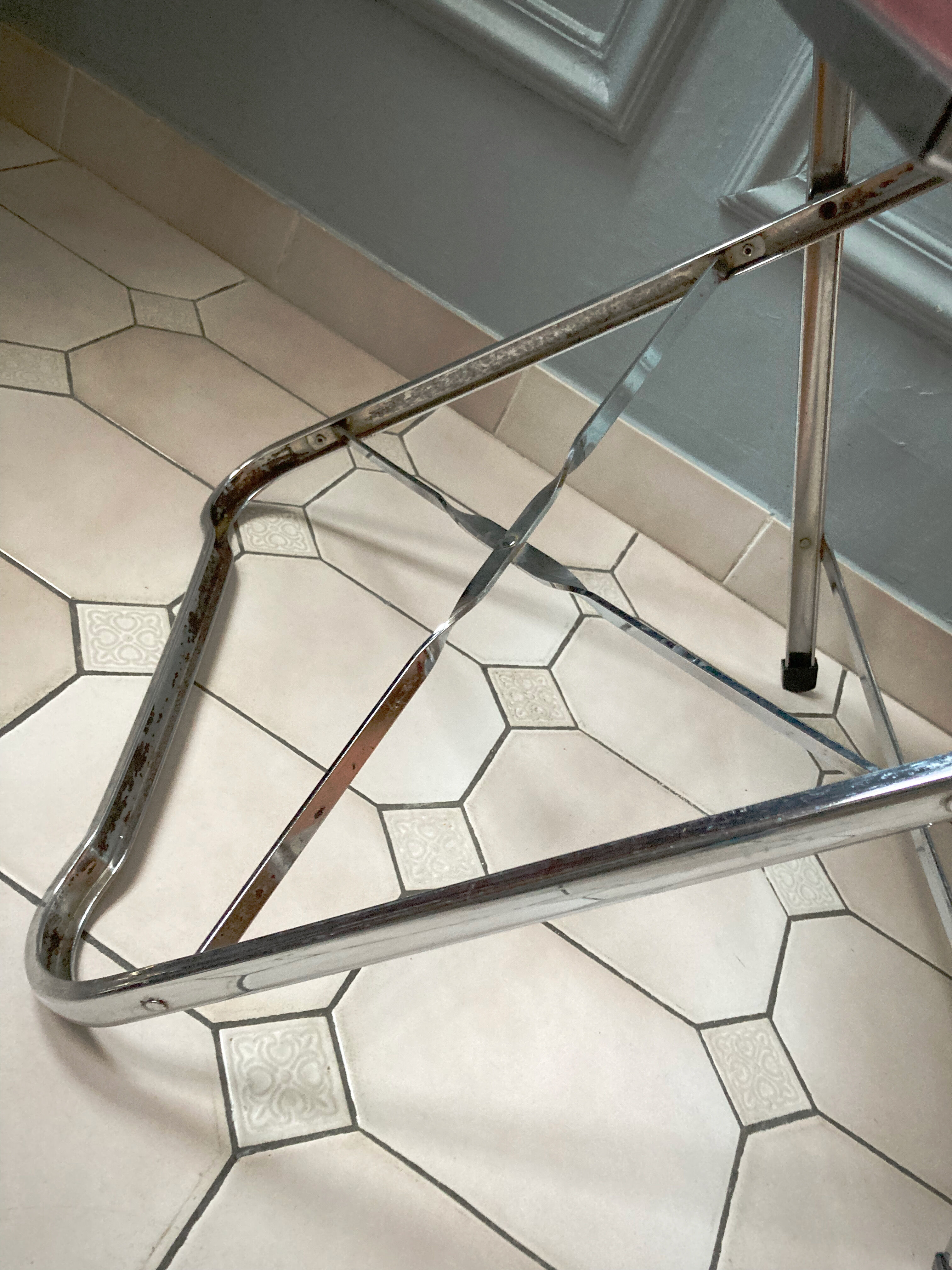 4 vintage folding chairs in chrome