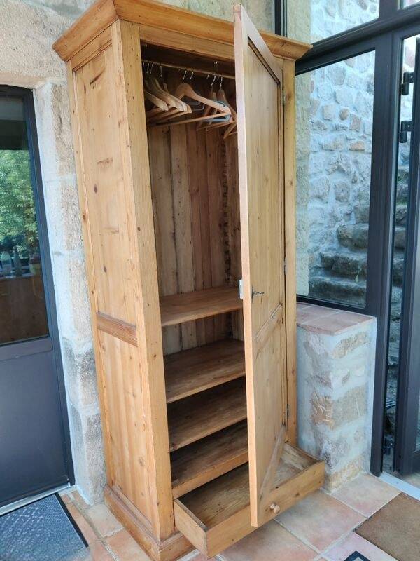Armoire bonnetière