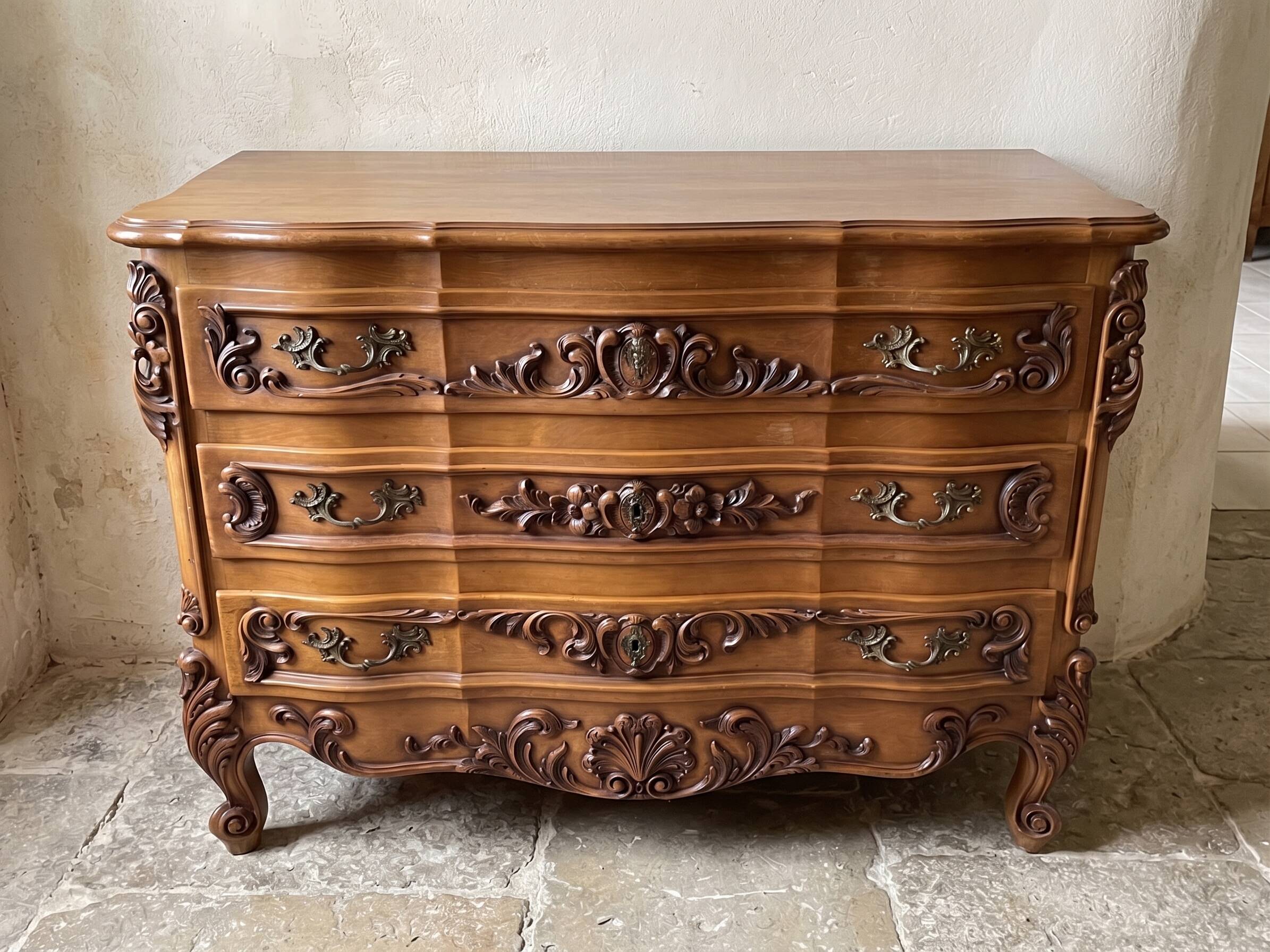 Commode ancienne Louis ou régence