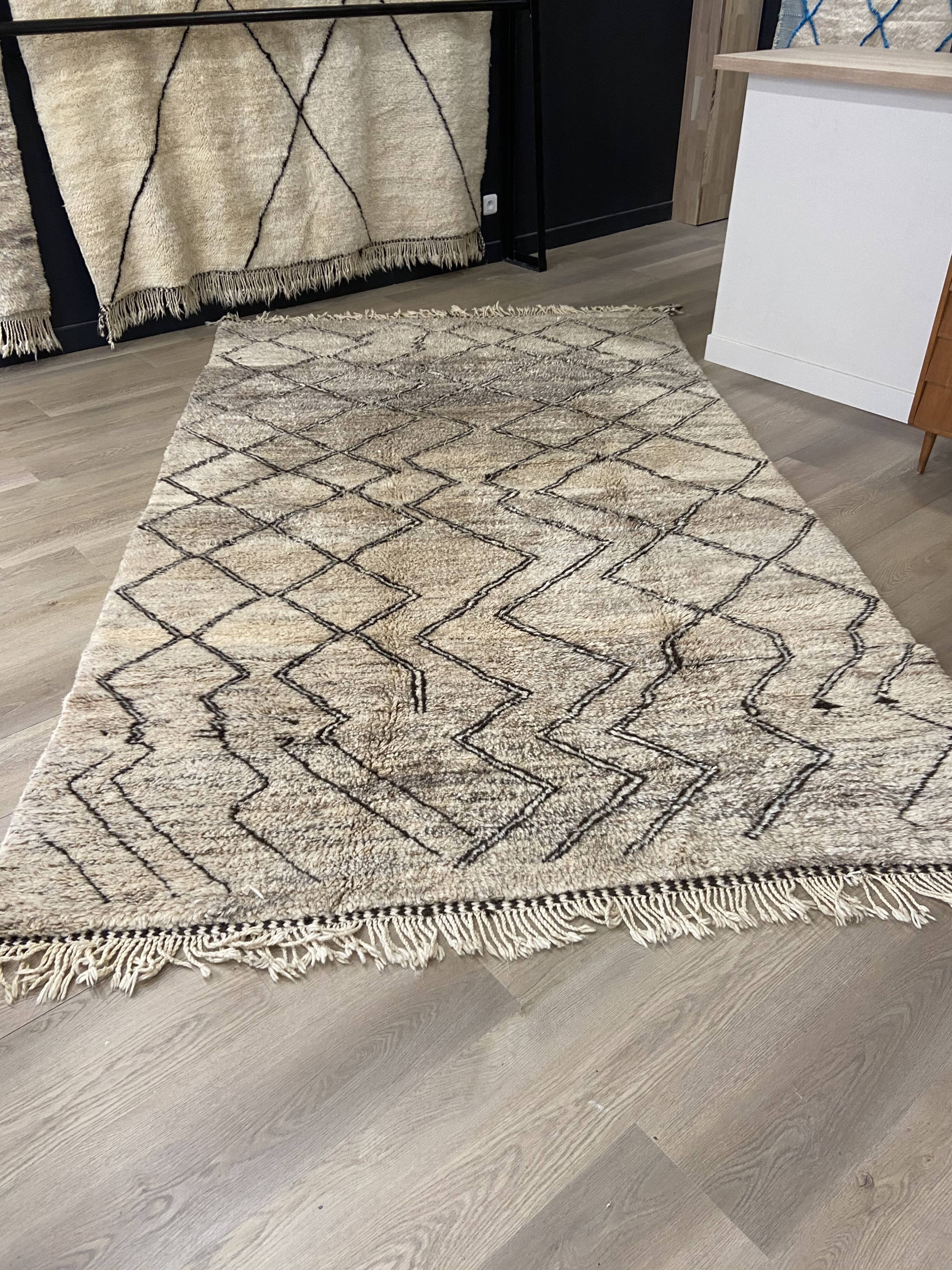 Berber blessed ouarain rug 315x190cm
