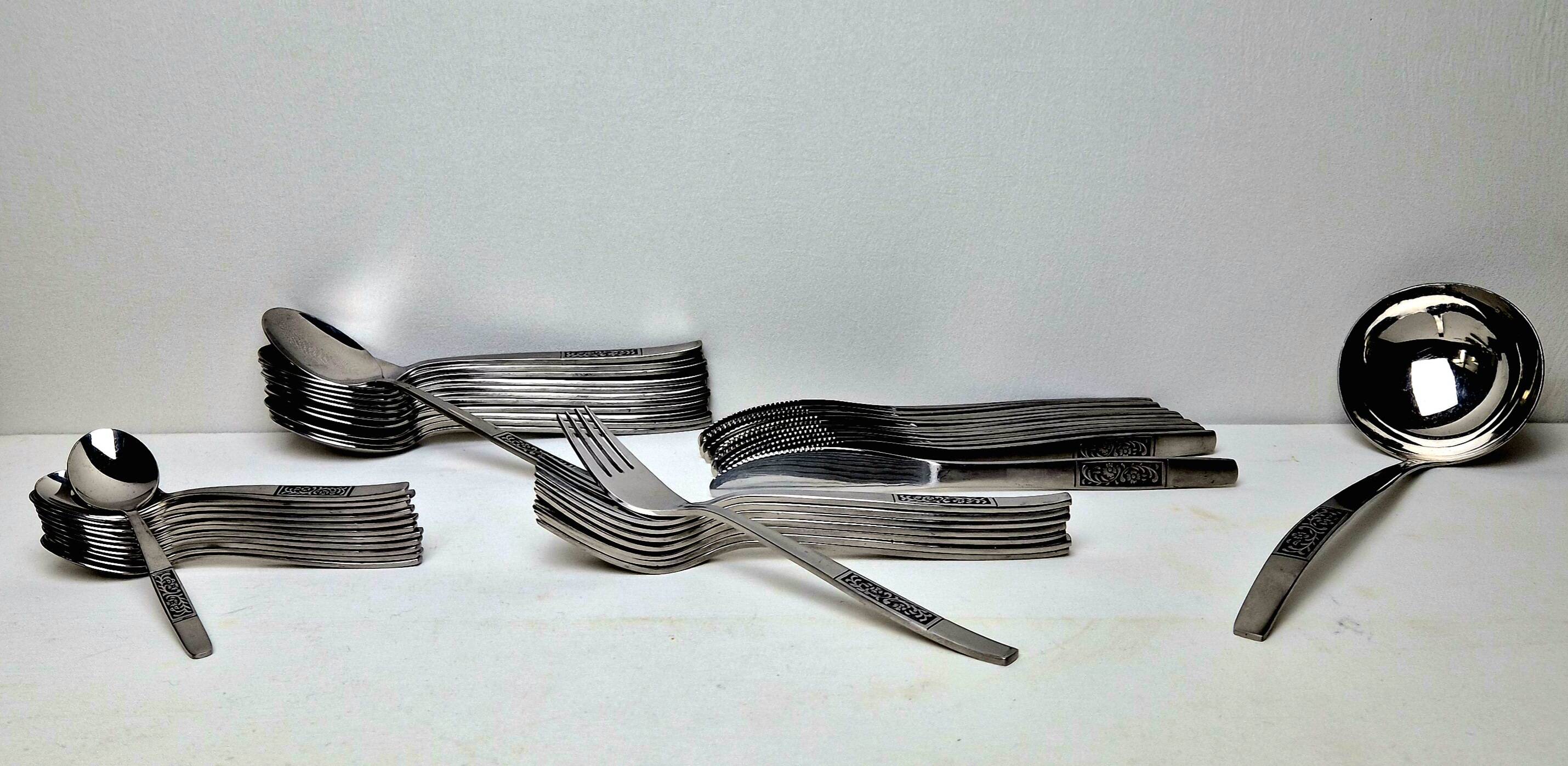 Lot de 45 couverts Amefa Holland Damask Stainless