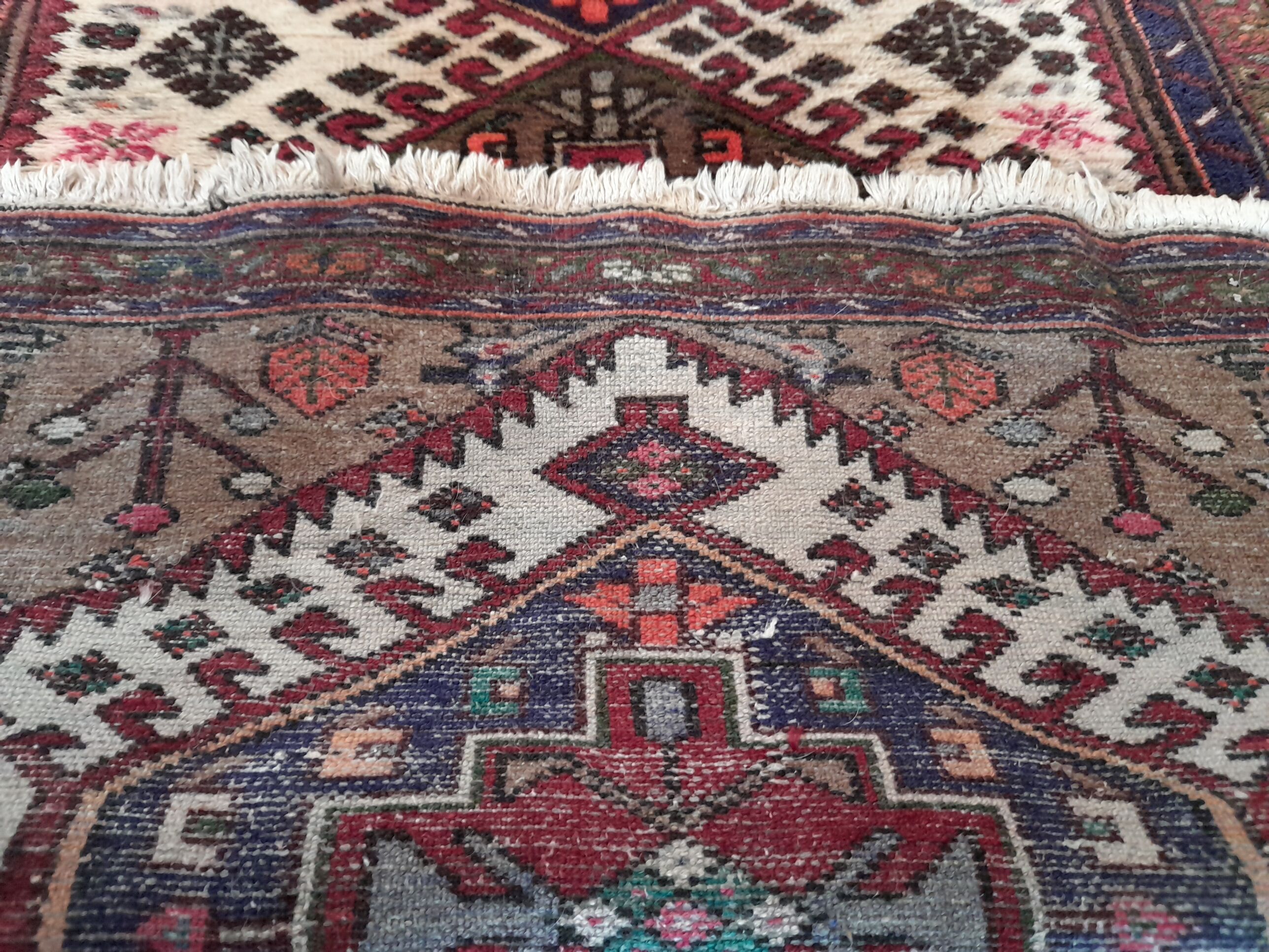 Hand-knotted Caucasian rug 94x150cm