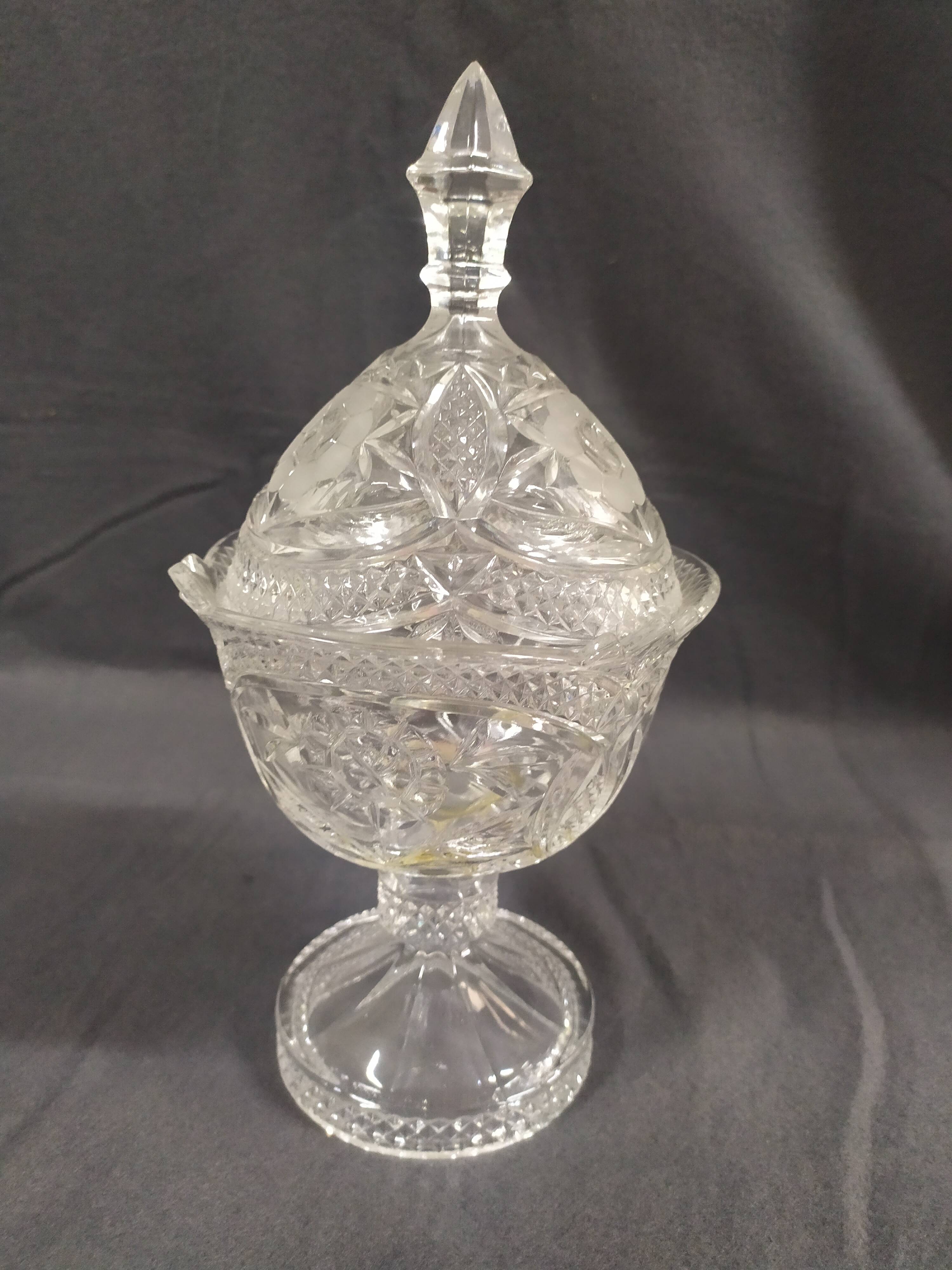 Sugar candy drager vintage crystal on foot 28cm