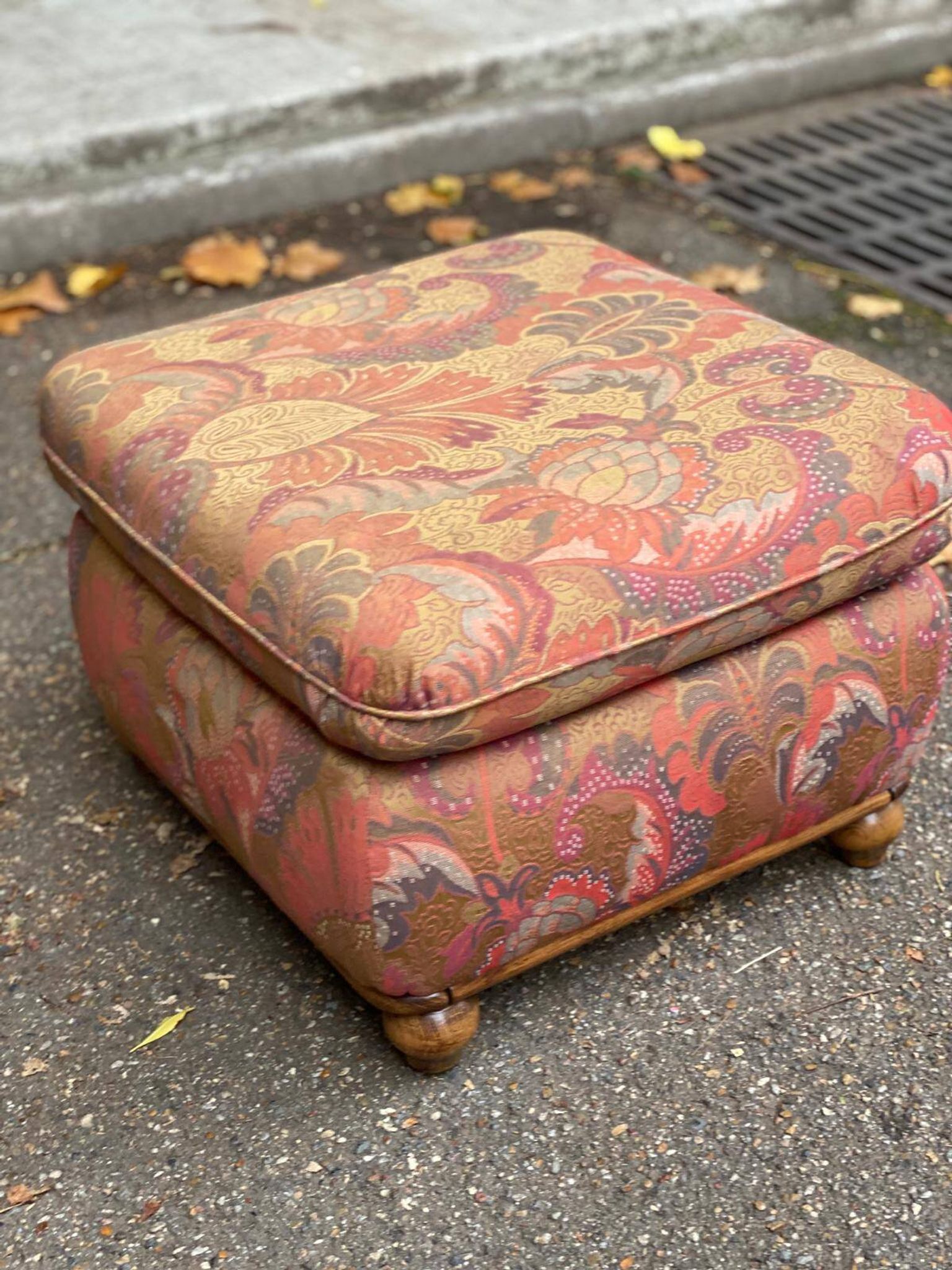 Solid wood and fabric club chair with footrest