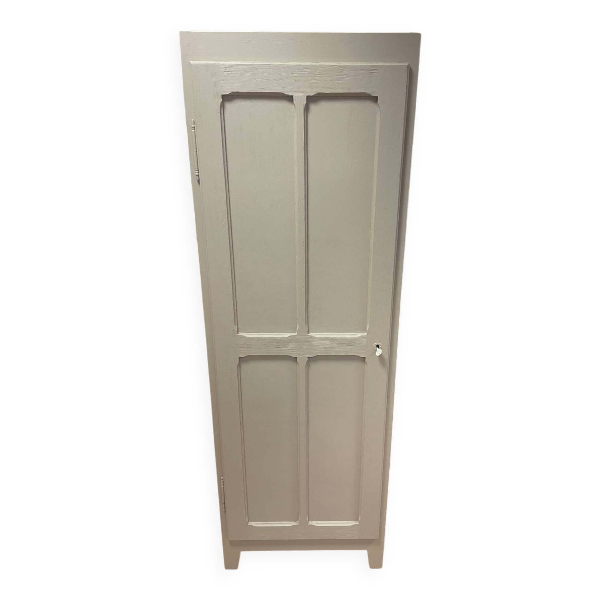 Small pinkish beige Parisian wardrobe