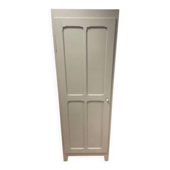 Petite armoire parisienne beige rosé
