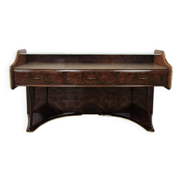 Coiffeuse en bois de noyer avec double étagère en verre.
