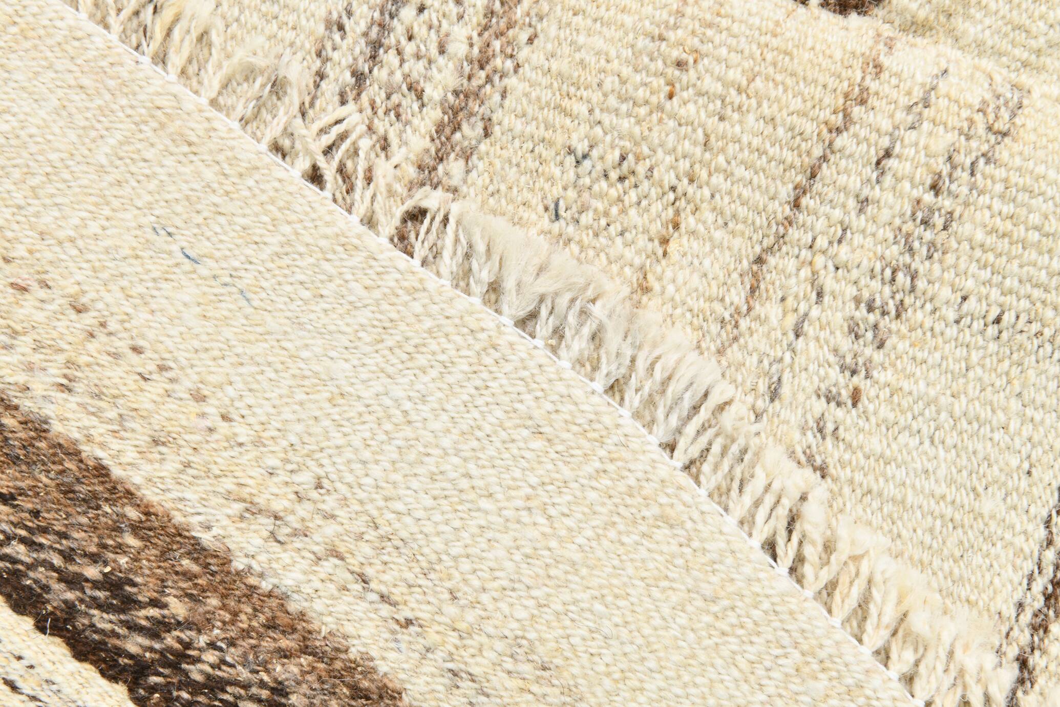 Tapis Kilim rayé crème et marron, 161 x 211 cm