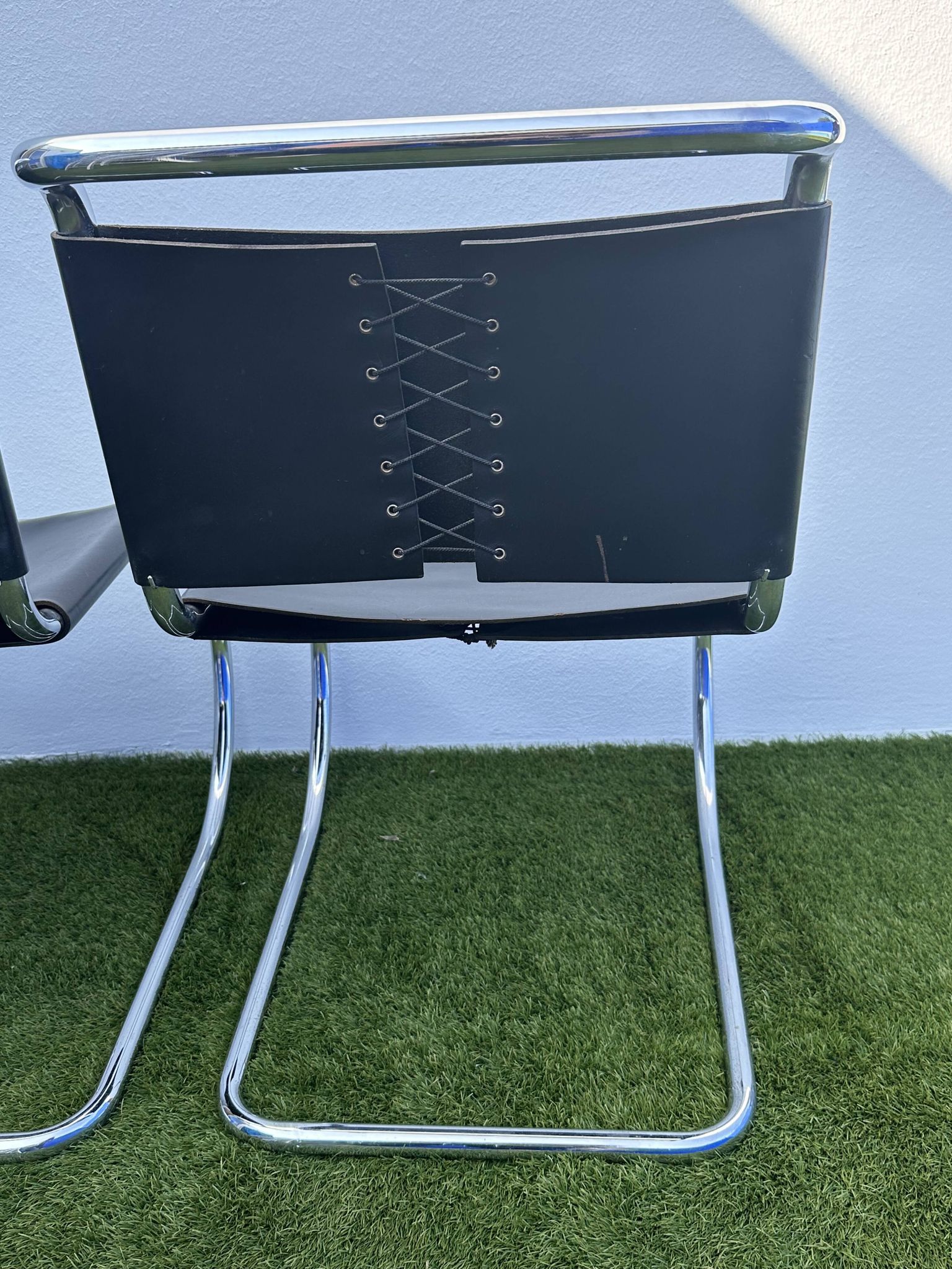Pair of MR 10 chairs with Mies Van der Rohe laces, Knoll International