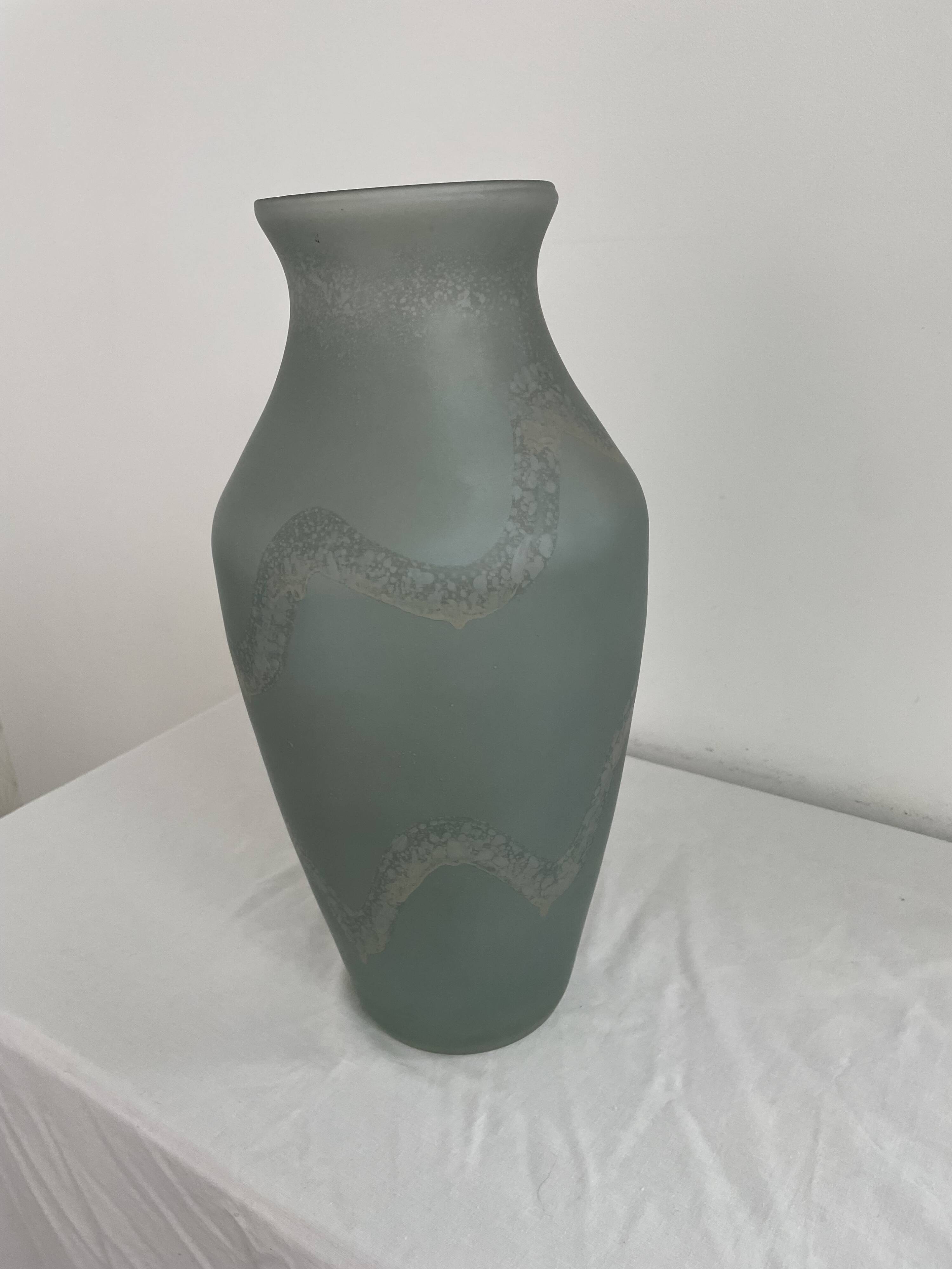 Large glass vase, Trait d'Union, gray-green tones, sandblasted vase decoration, elegant and chic
