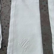 4 pastel yellow linen napkins, embroidered, AL monograms