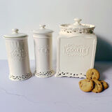 Set of openwork ceramic pots english style