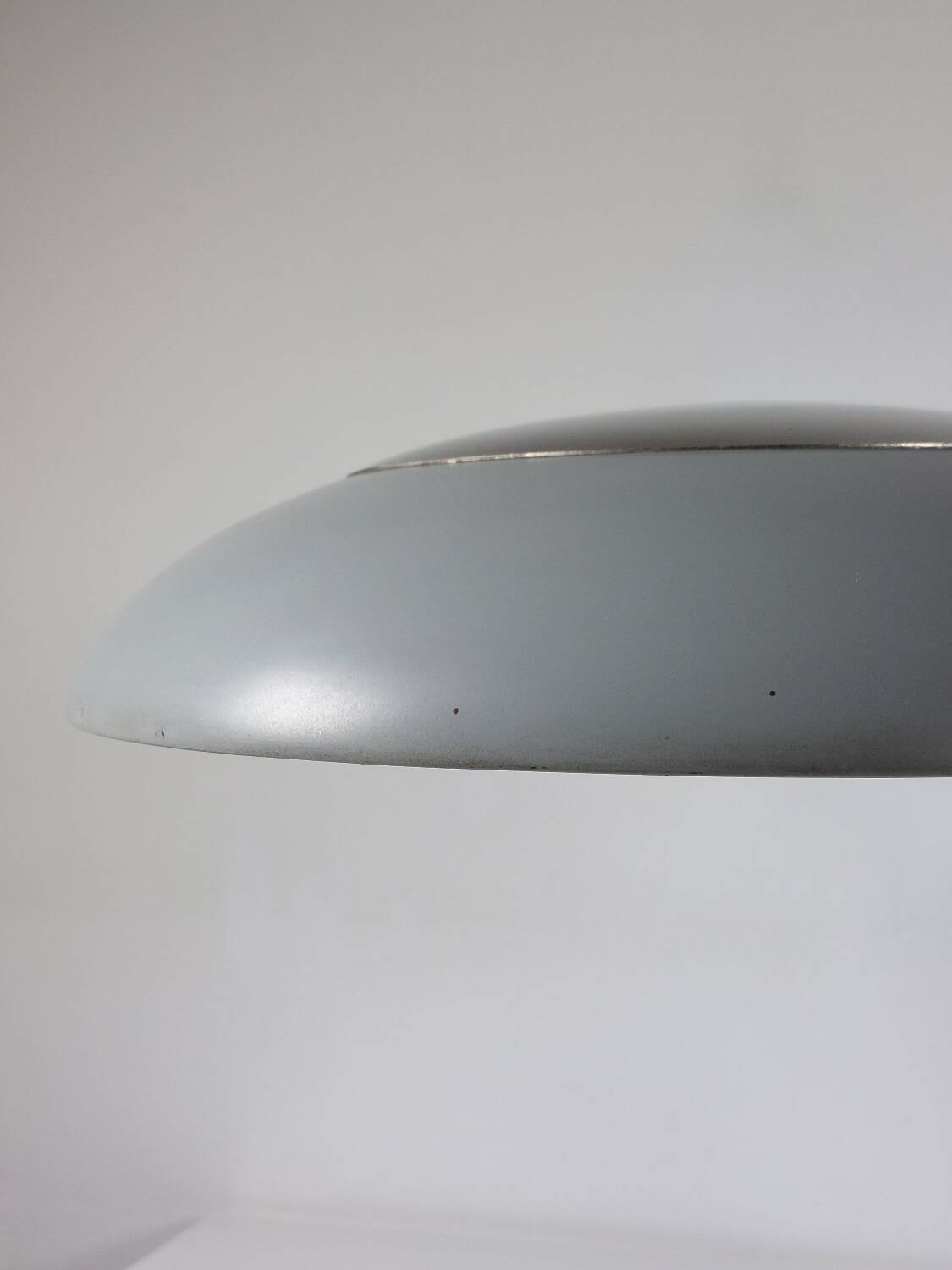 Rare lampe de bureau vintage, lampe de table RDA bleu clair chromé