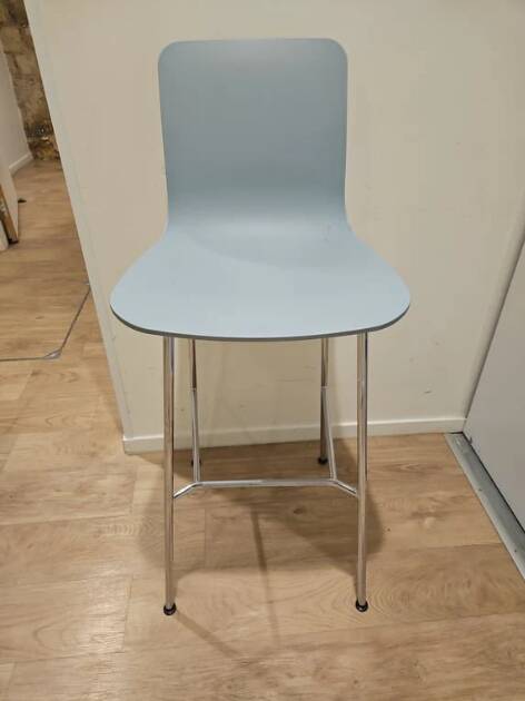 Stackable high chair Vitra