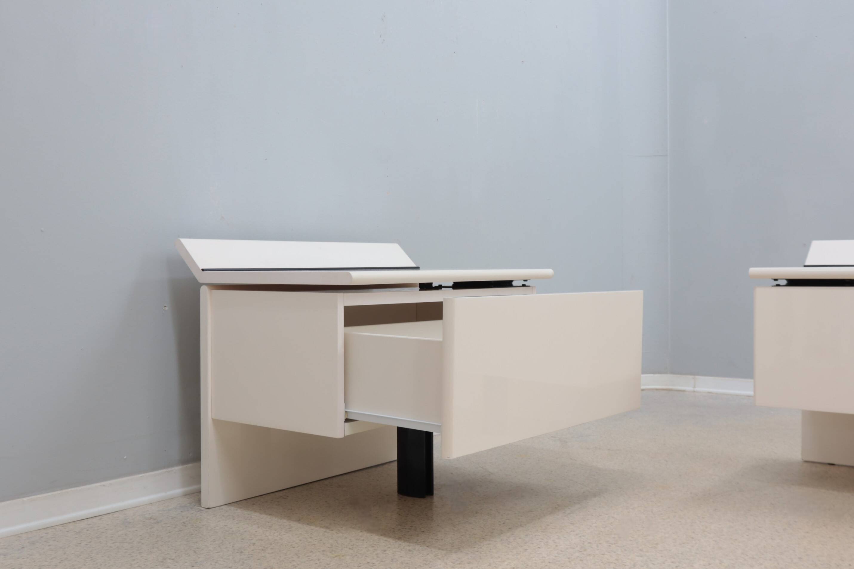 Paolo Piva lacquered nightstands B&B Italia 1970s