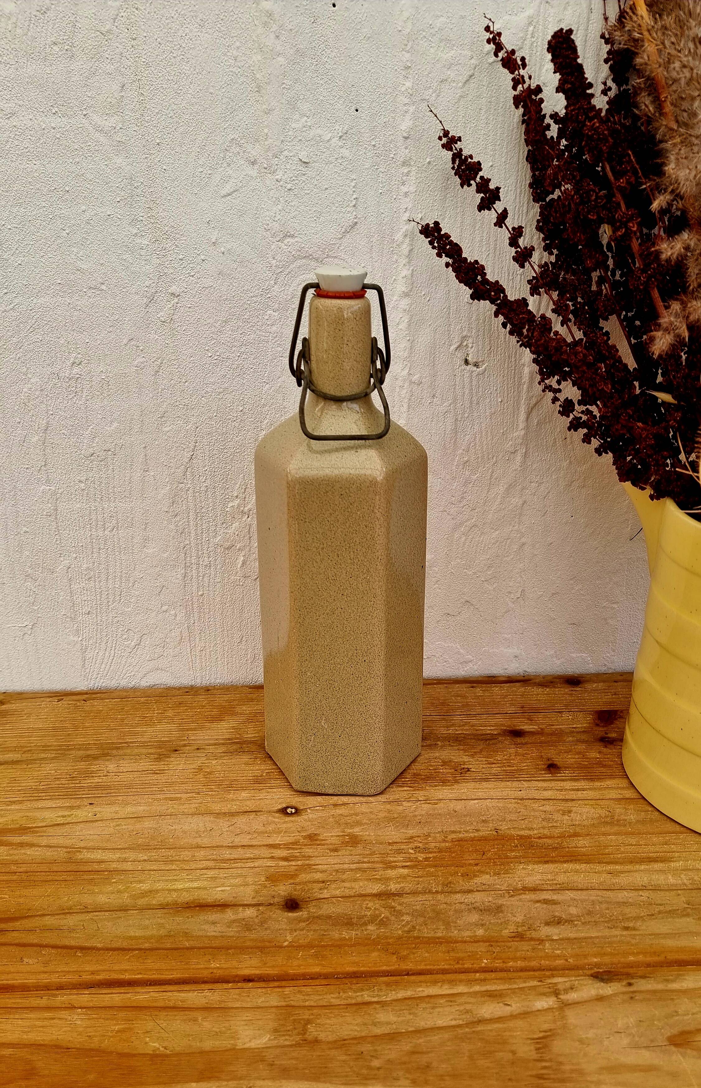 Bouteille en grès d'Alsace vintage