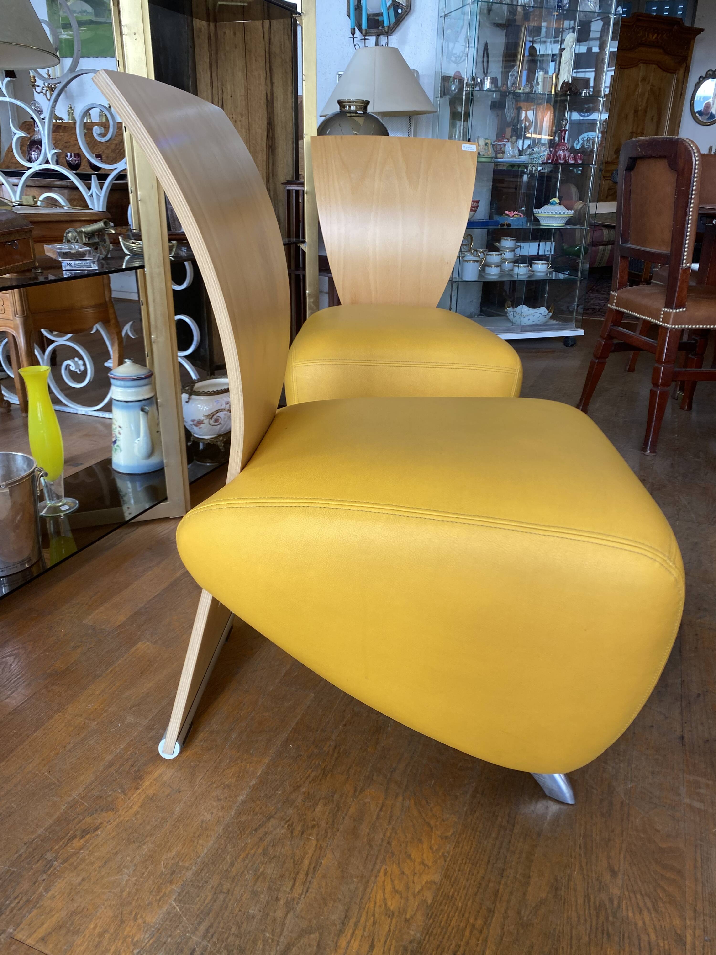 Pair of bobo leather armchairs.