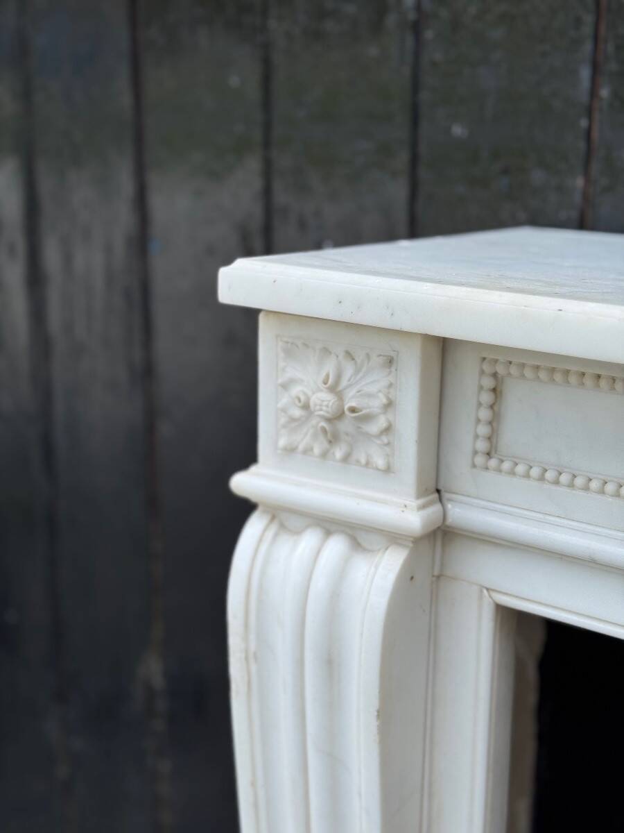Louis XVI style fireplace in white Carrara marble circa 1880