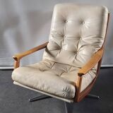 Leather armchairs designed by Eugen Schmidt for Soloform