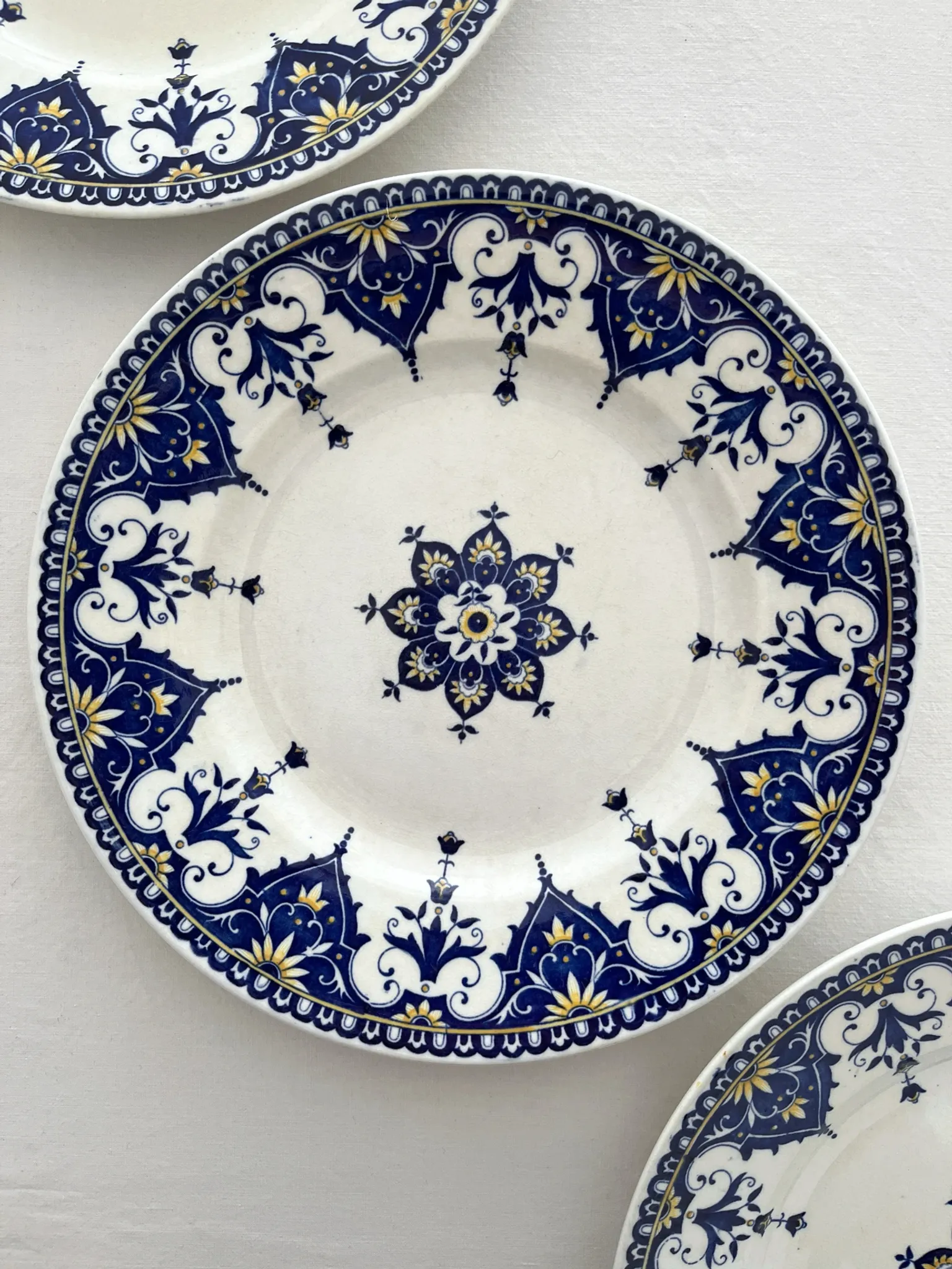 3 flat plates made of ironstone "Cluny" Sarreguemines
