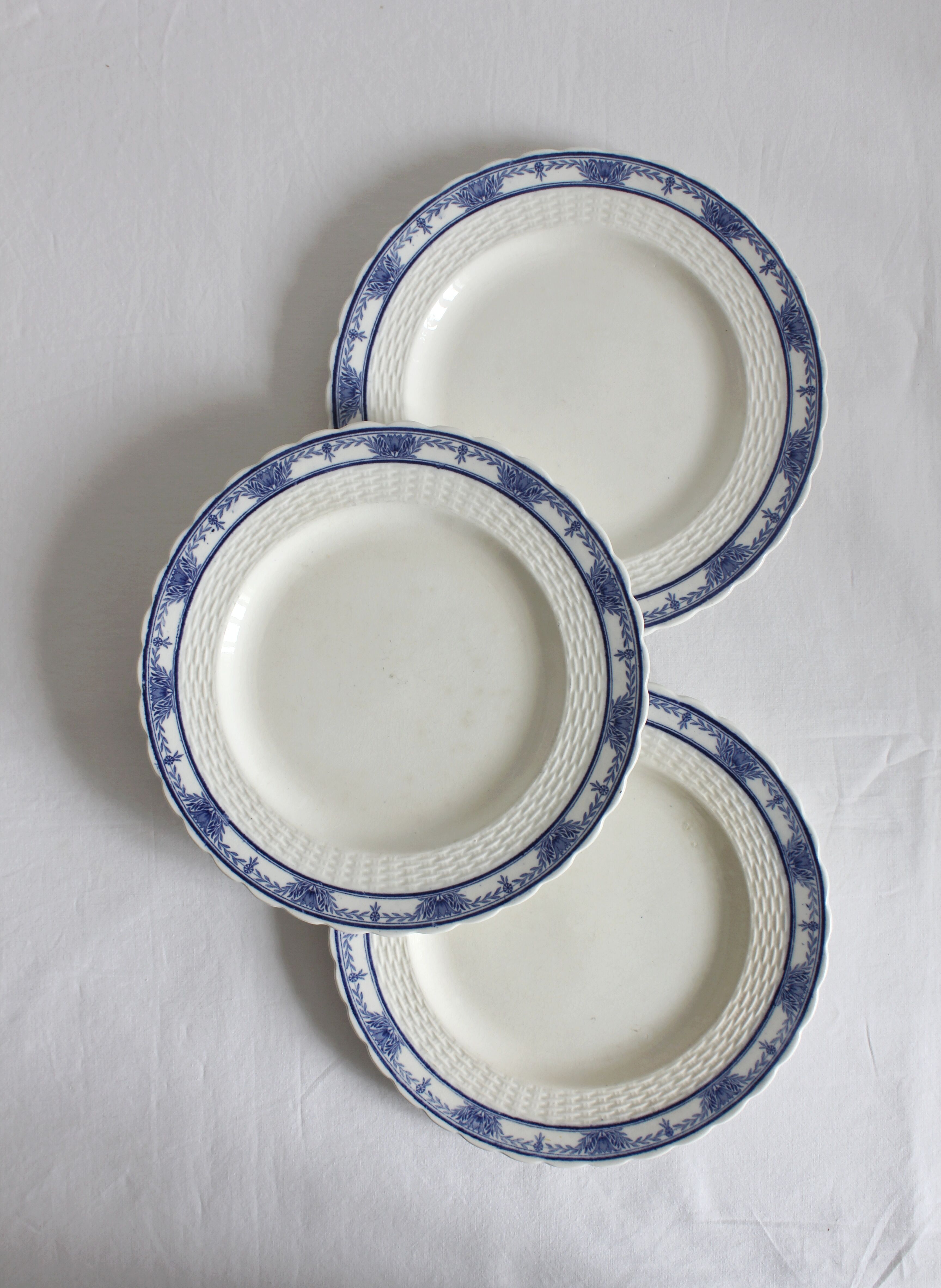 3 Mintons "Greenore" ironstone dinner plates