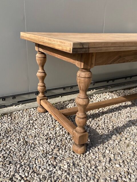 Extendable stripped farmhouse table 300 cm