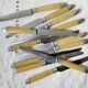 12 couteaux vintage bakélite Inox Pradel