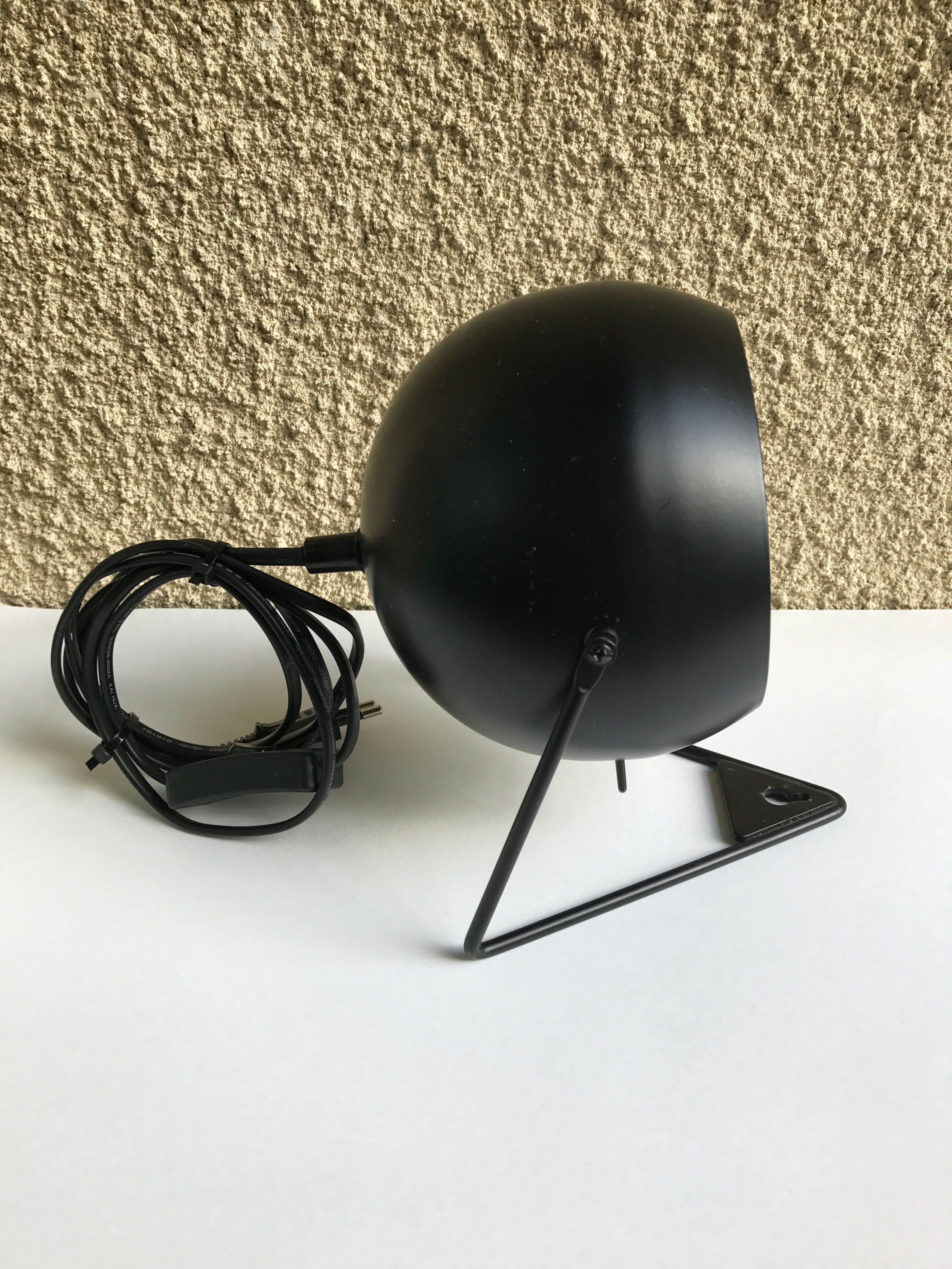 Lampe boule orientable noir à poser