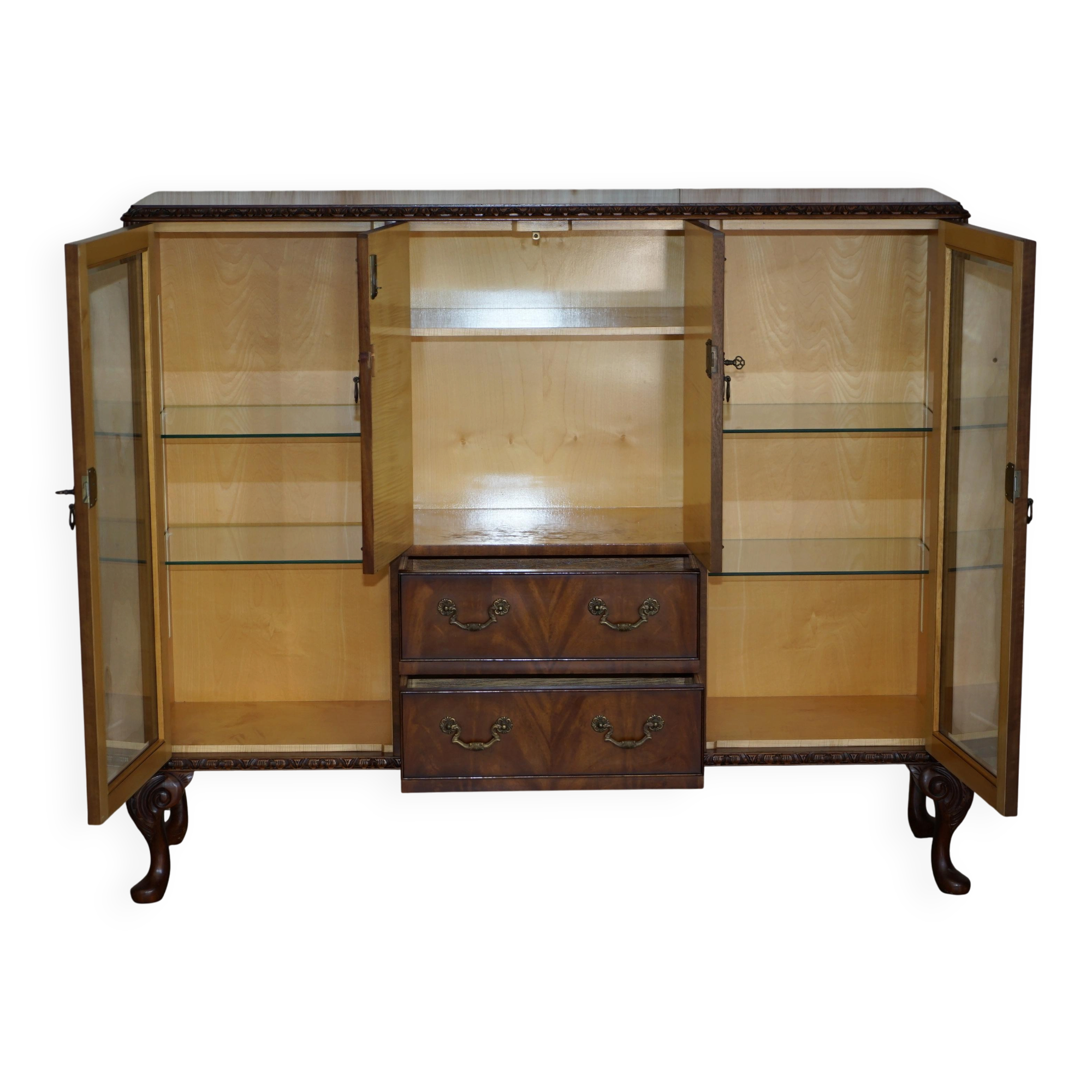 Vintage buffet display cabinet circa 1940 in flame mahogany and satinwood.