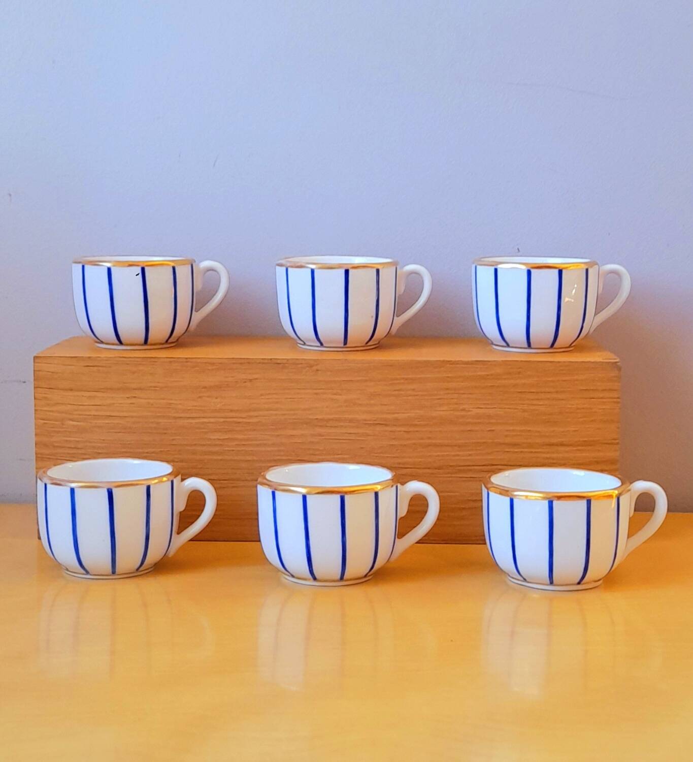 Service of 6 80s coffee cups