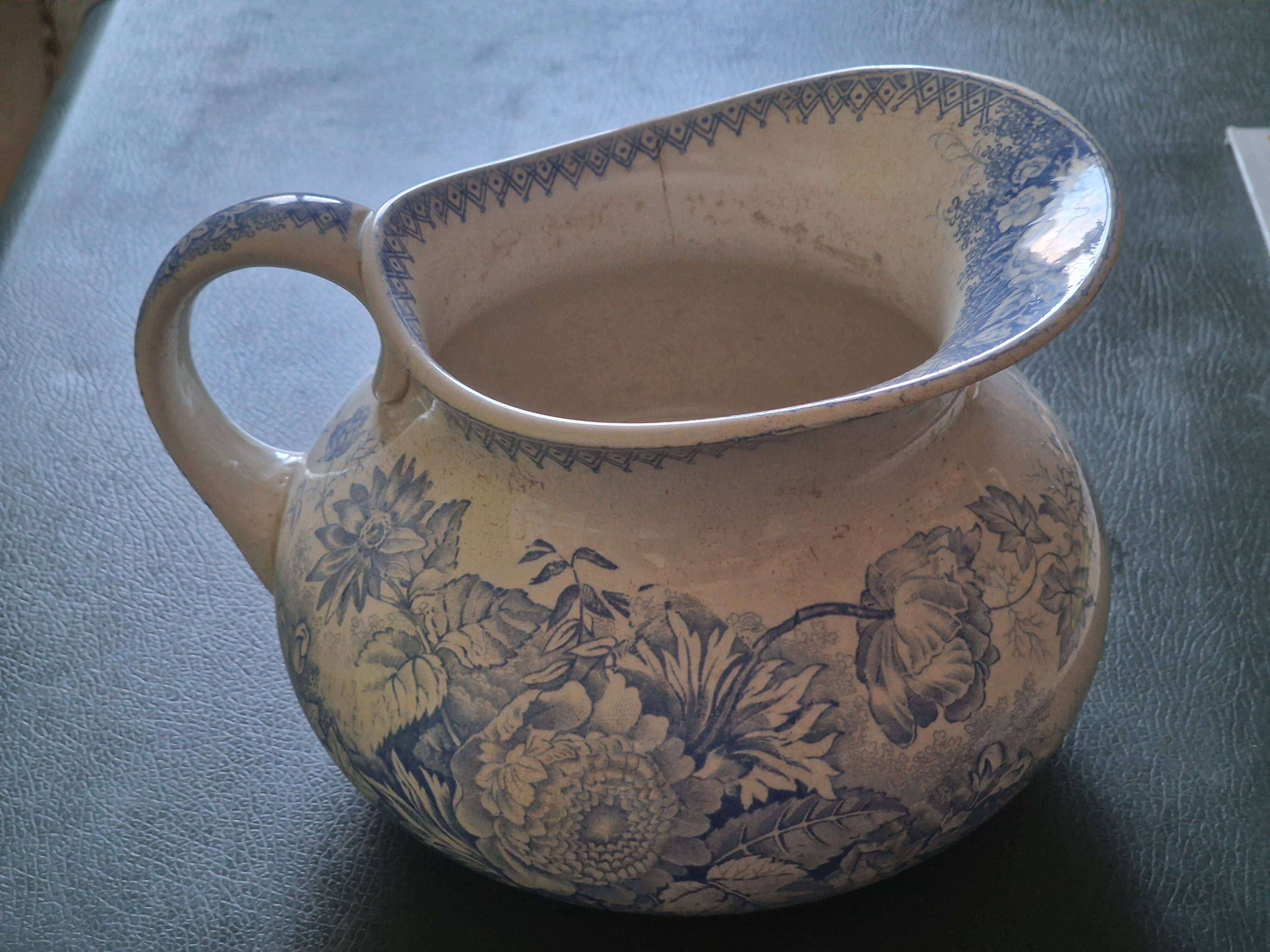 Iron clay pitcher