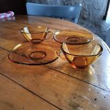 2 coffee cups and saucers Vereco