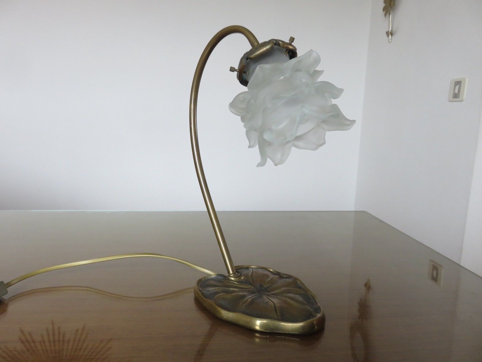 "Water lily" Huguenin bronze art nouveau lamp