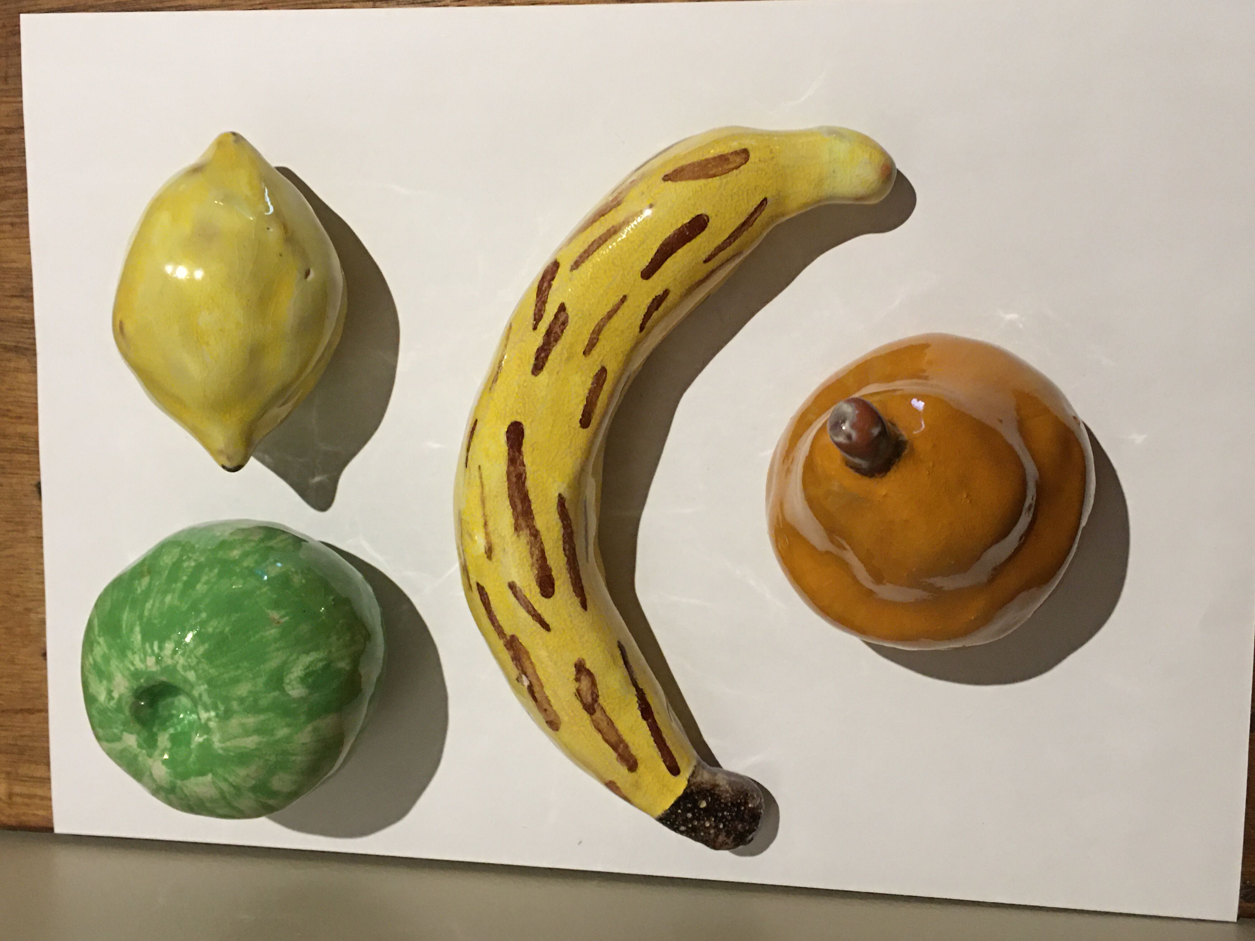 Ceramic fruits