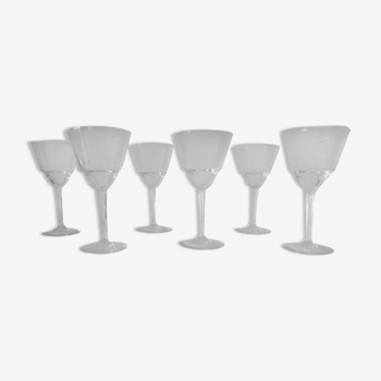 Lot A 6 glasses of chiseled crystal wine Height 15.5 cm Diameter edge sup. 8 cm