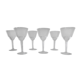 Lot A 6 glasses of chiseled crystal wine Height 15.5 cm Diameter edge sup. 8 cm