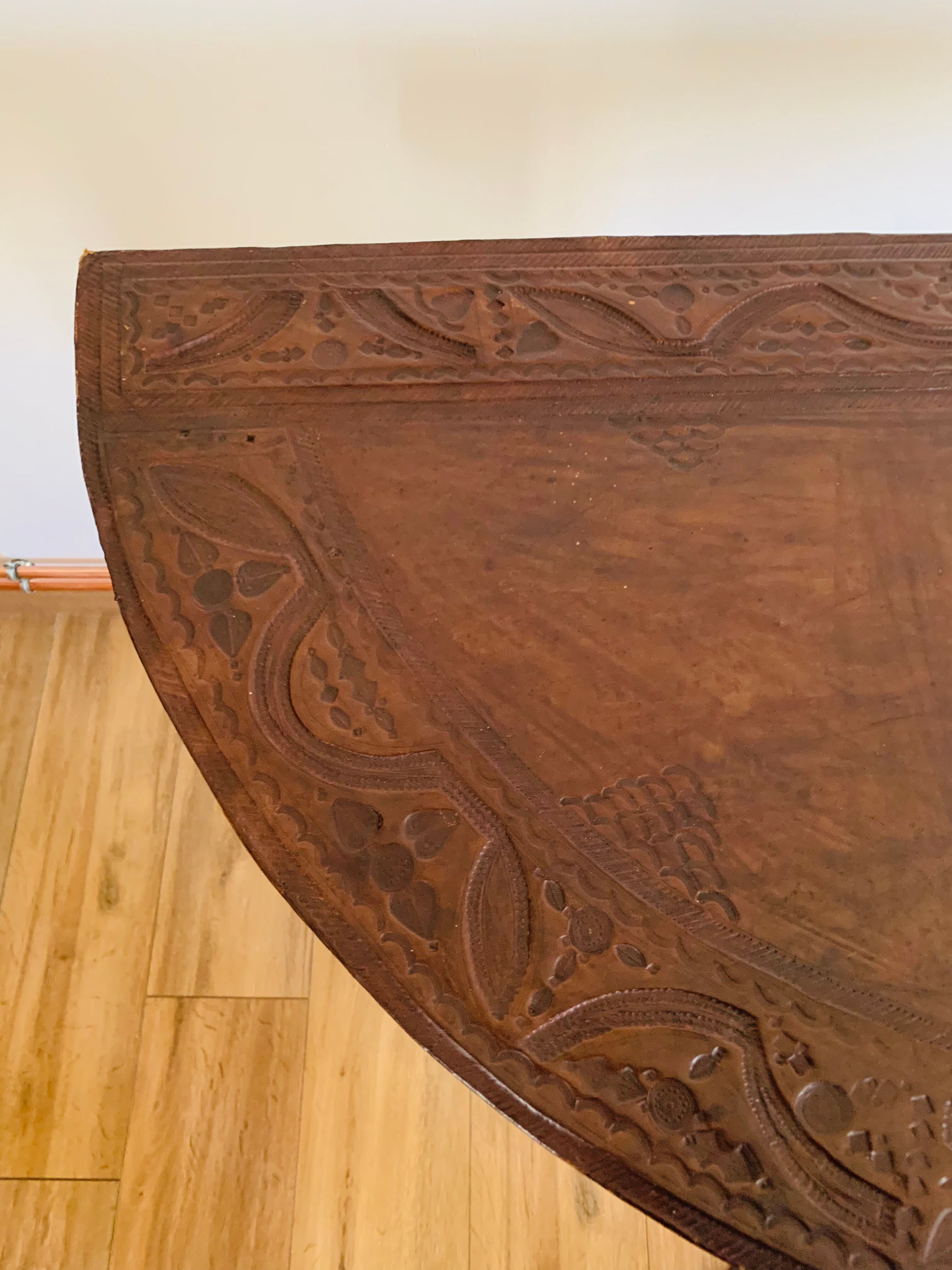 Console demi lune en cuir