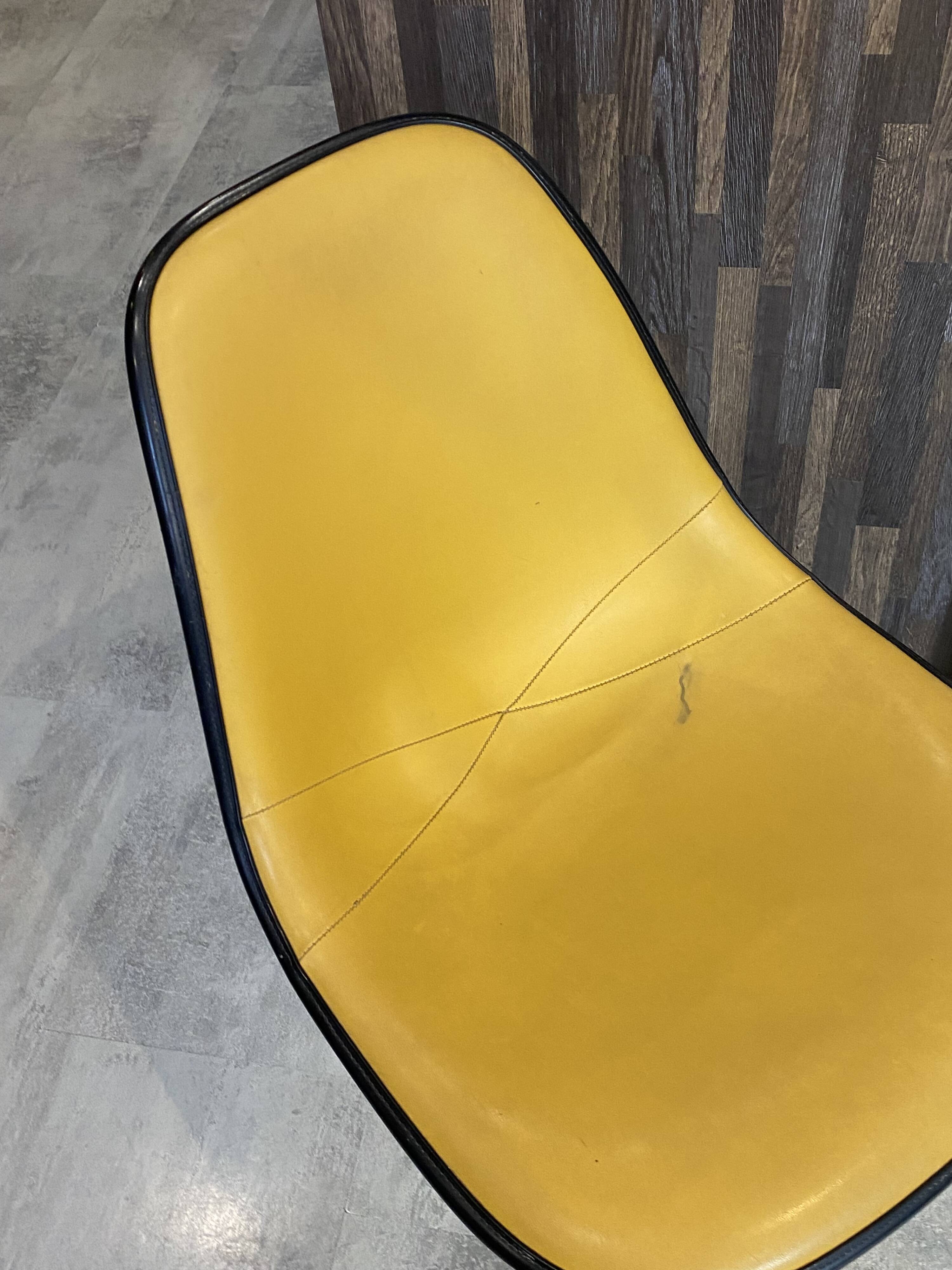 Fibreglass chair skai vinyl DSR Eiffel yellow Eames Herman Miller