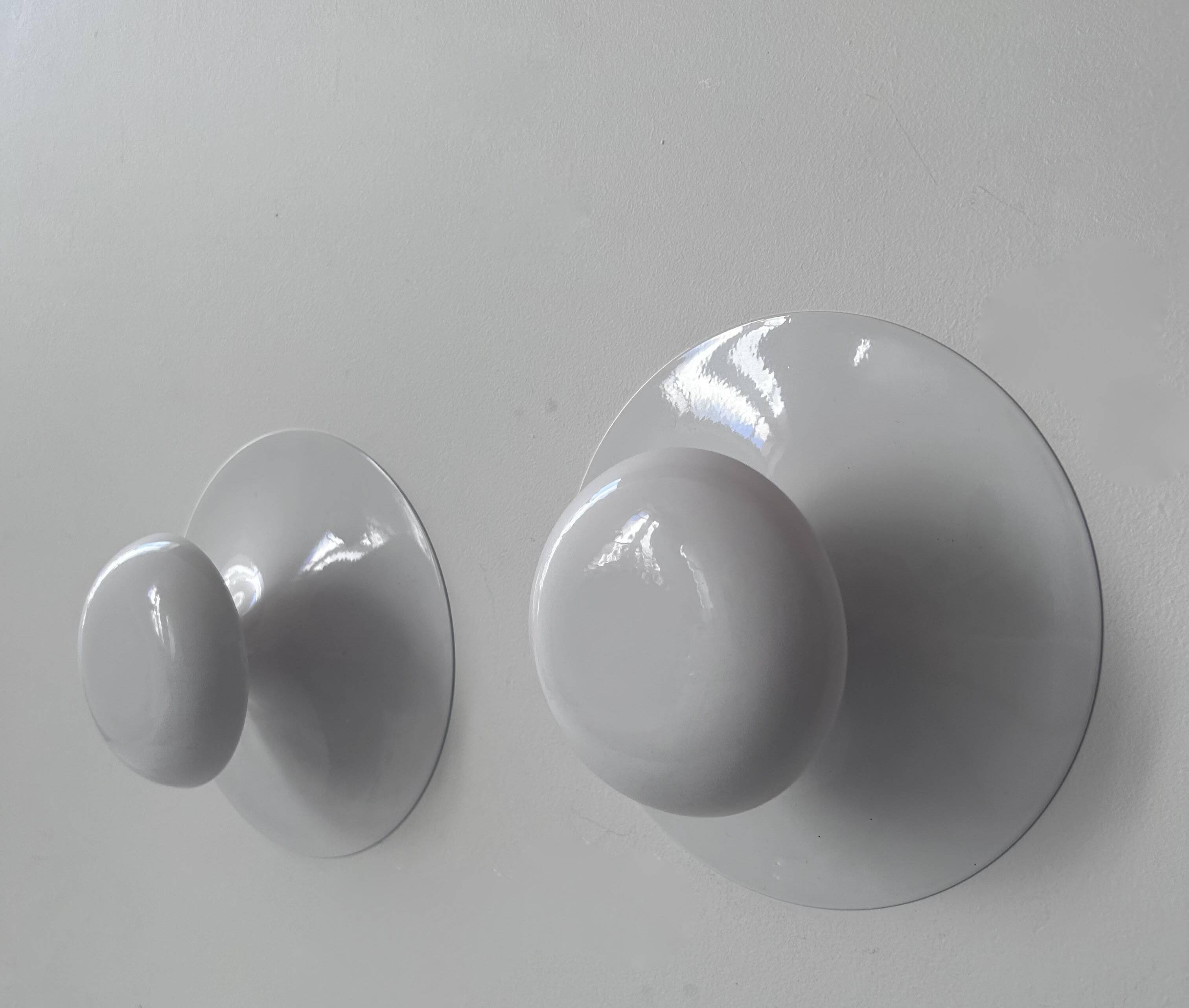 Pair of vintage "Funnel" wall lights, white lacquered metal, by Vibia Spain 2000