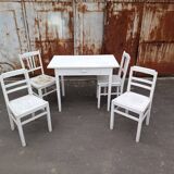 table plus 4 chairs