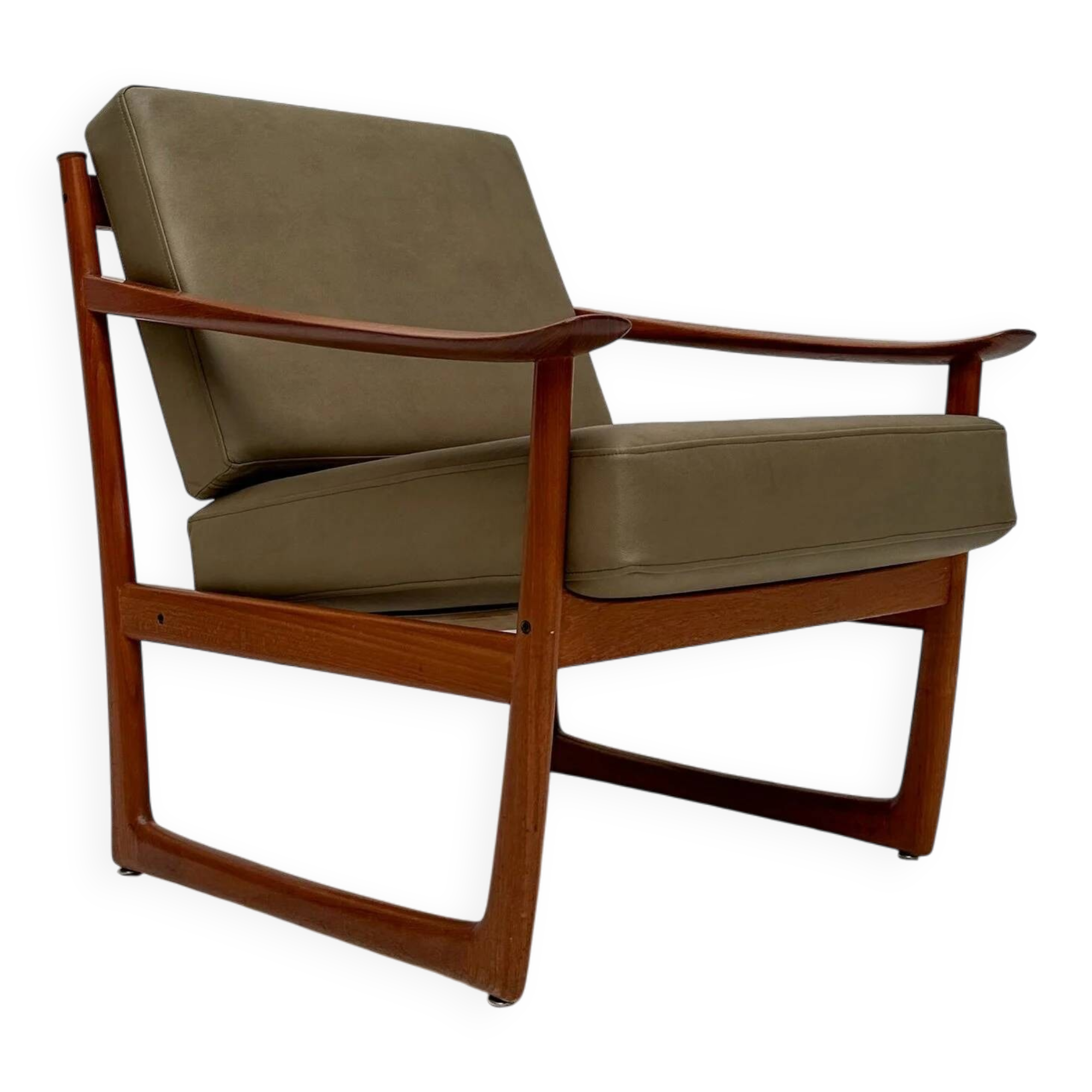 1/2 '60s vintage Danish teak armchair FD 130 by Peter Hvidt & Orla Mølgaard-Nielsen for France & Daverkosen