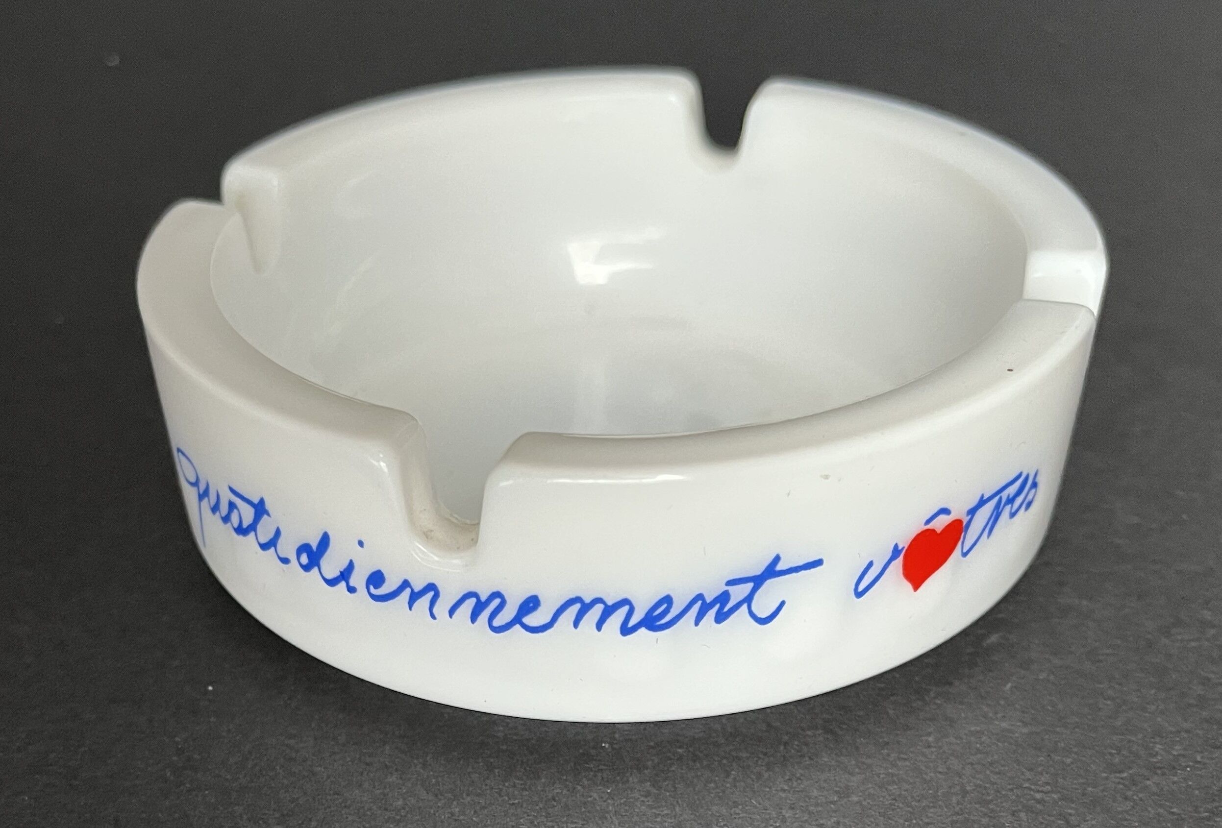 Ensemble de trois cendriers