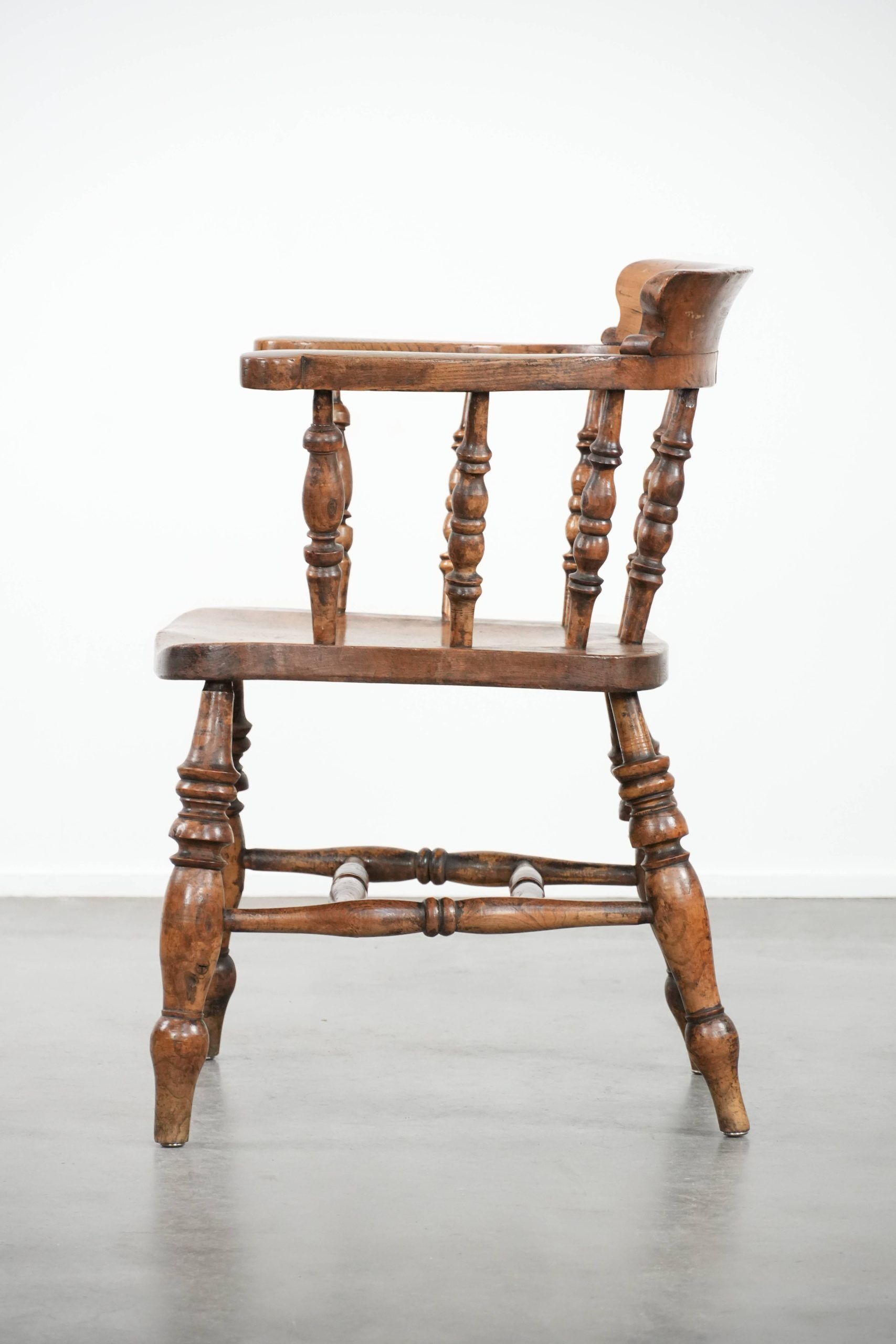 antique English captain's chair/ desk chair from the early 19th century
