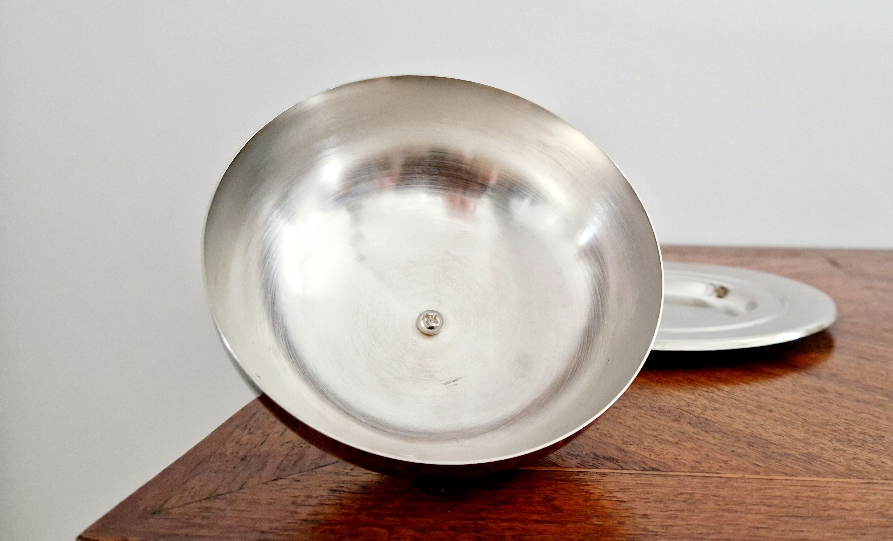 Individual butter dish in silver metal leaf decoration