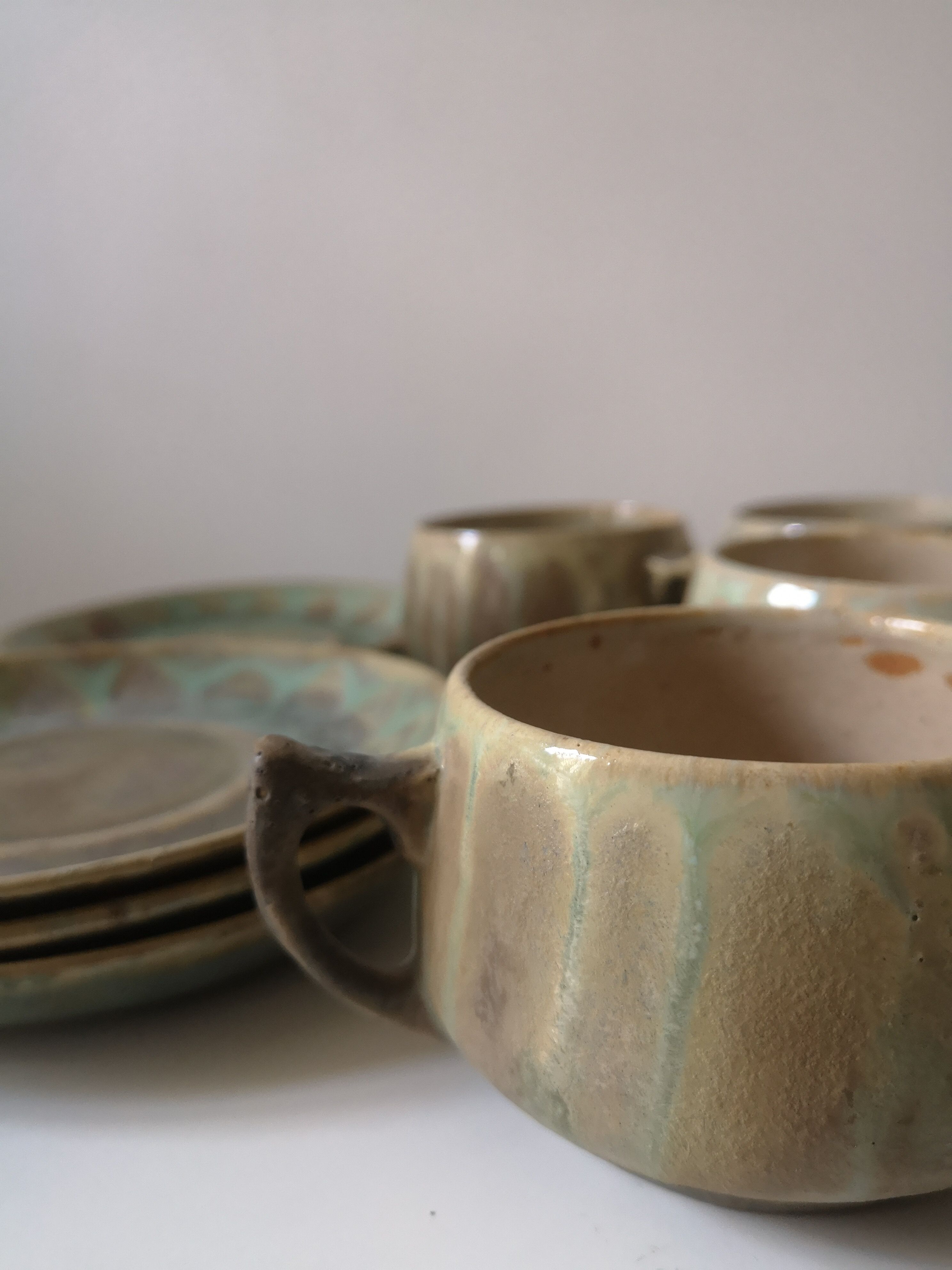 Service box enamelled stoneware coffee cups, pierrefonds 1950