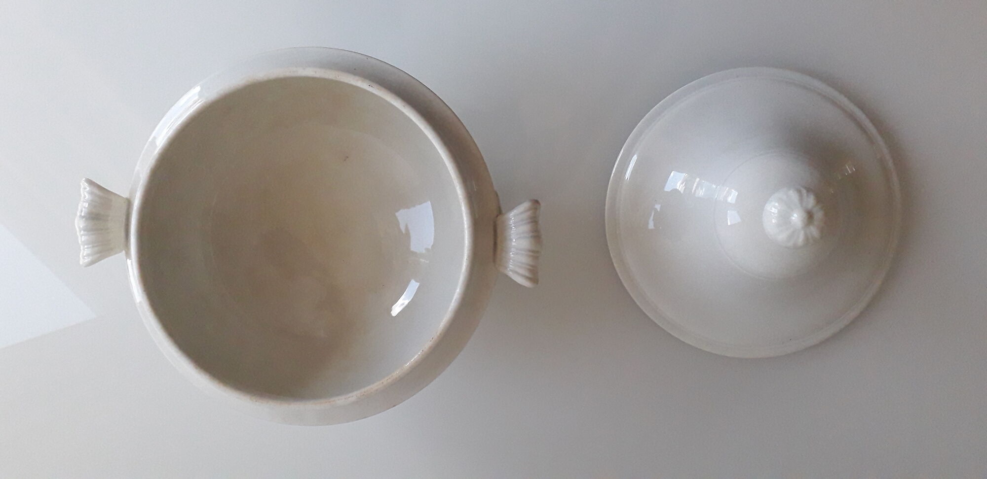 White porcelain soup bowl from Creil & Montereau - xixth century